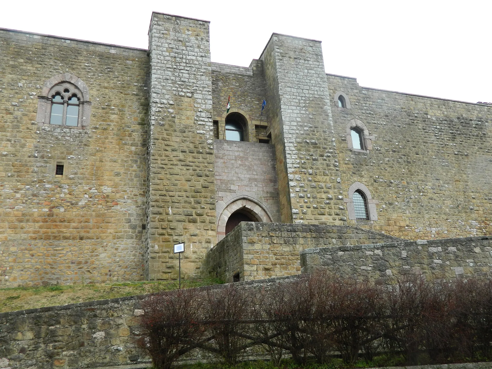 Photo showing: Castello di Lagopesole (Avigliano, PZ) , Particolare dell'unico ingresso