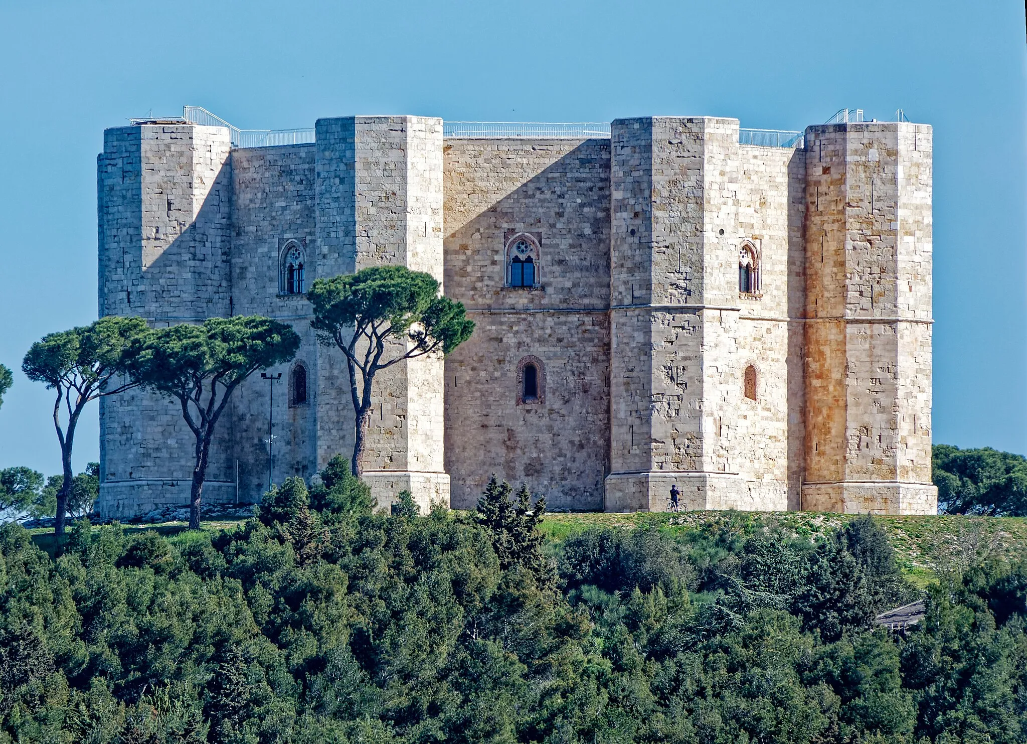 Photo showing: The Castel del Monte in Puglia.