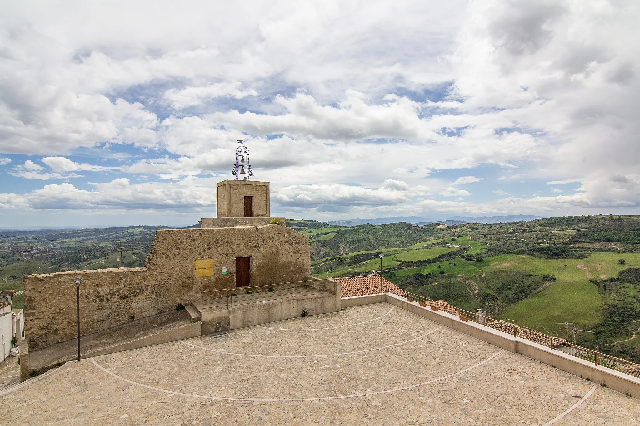 Photo showing: Torre dell'orologio e panorama