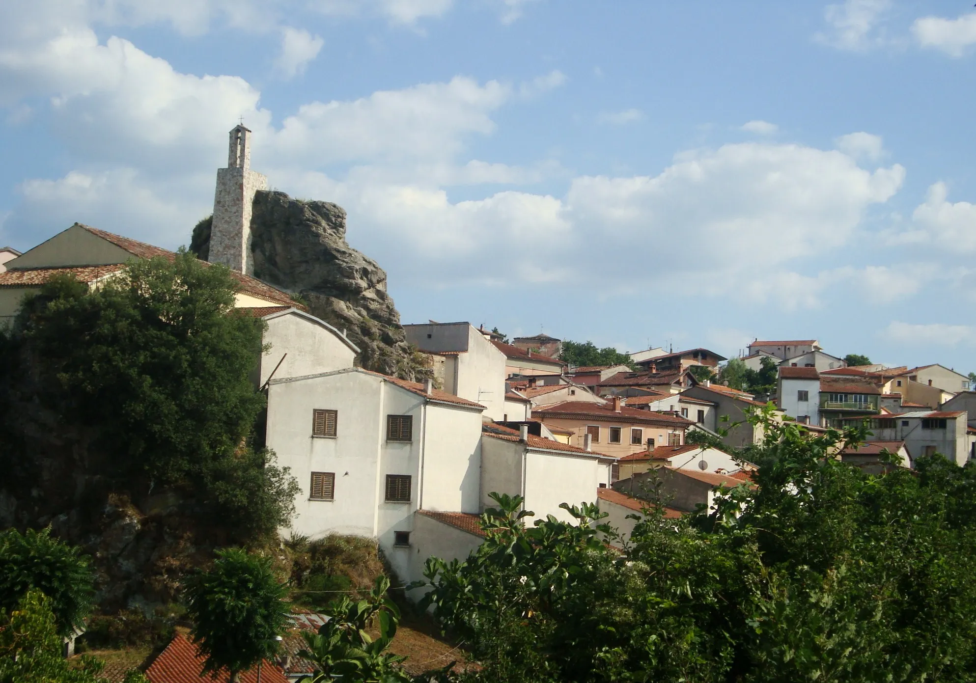 Photo showing: Campanile della chiesa della Madonna della Rocca, Satriano di Lucania, PZ