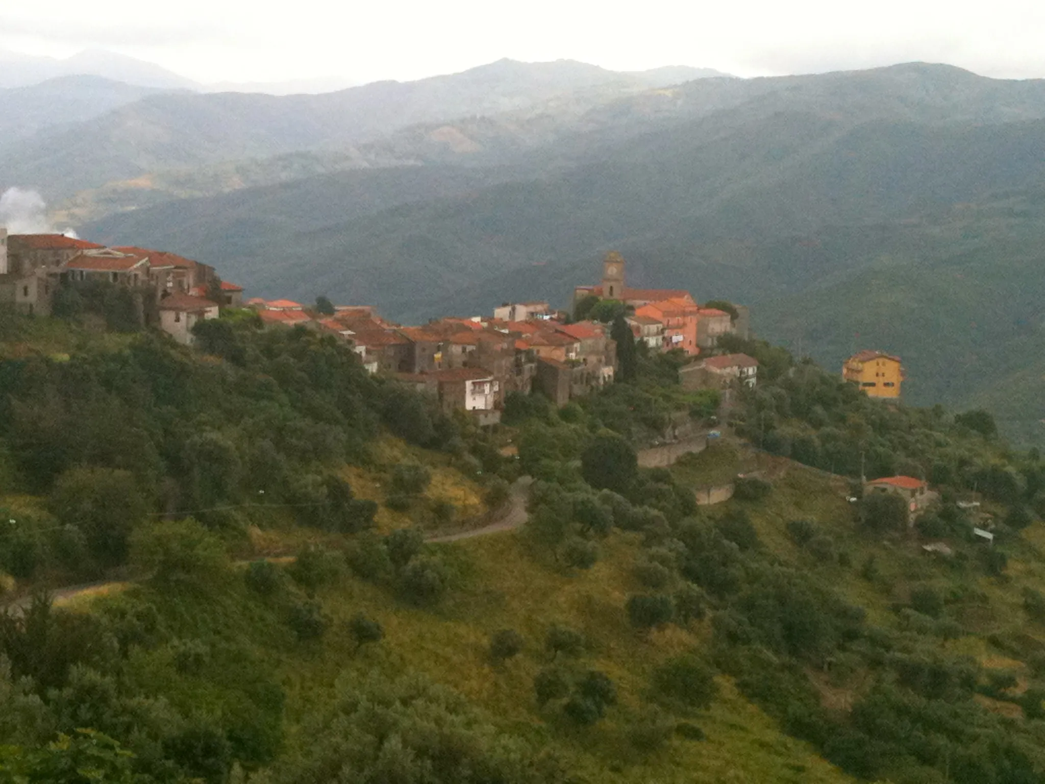 Photo showing: View of Cicerale, in Campania, Italy. Part of the Cilento and Vallo di Diano National Park.