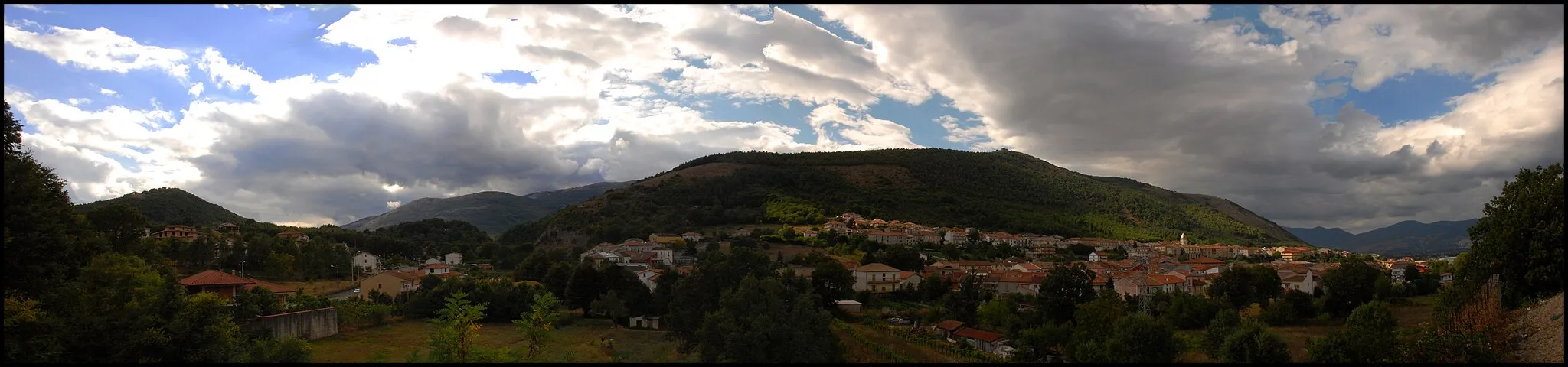 Photo showing: Panorama di Buonabitacolo