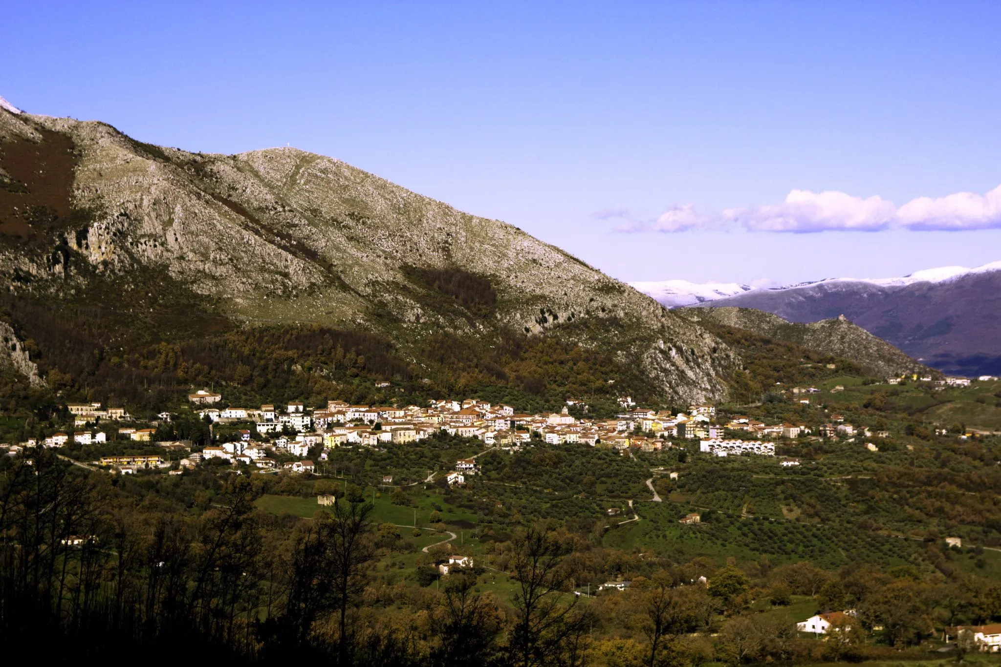 Photo showing: Panorama invernale, scioglimento neve.