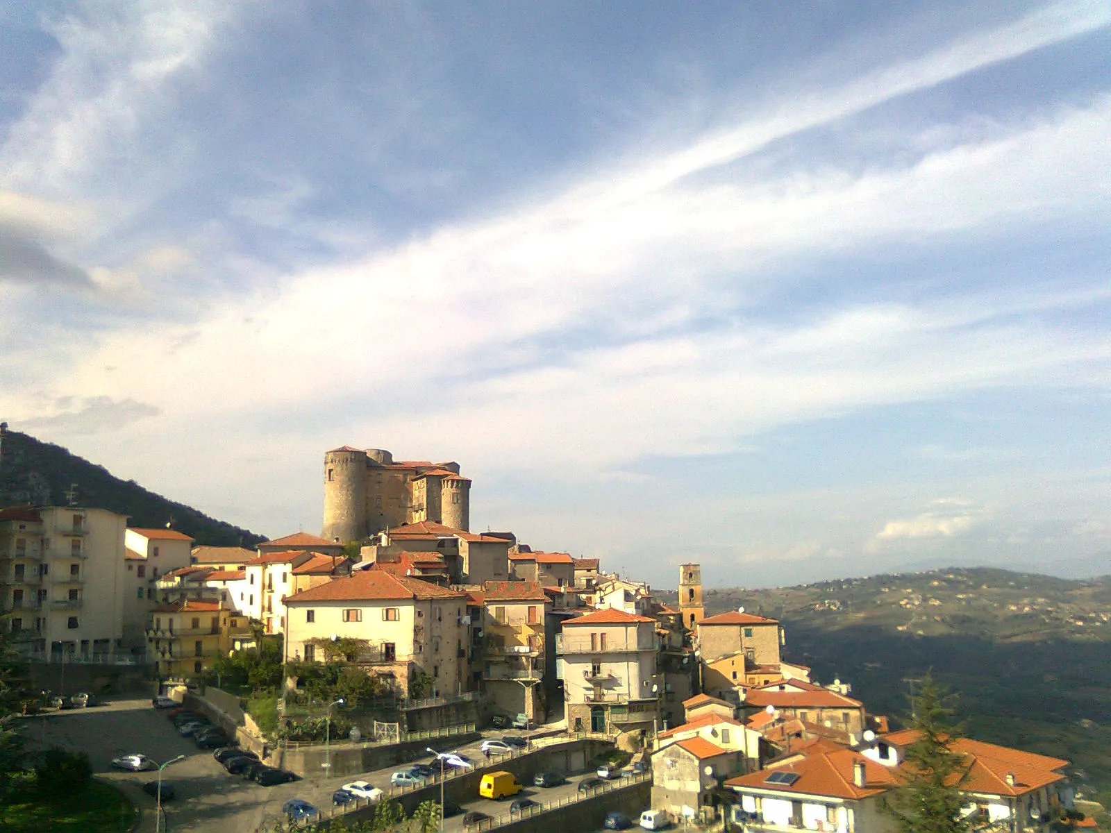 Photo showing: Panorama del centro storico di Roccadaspide.