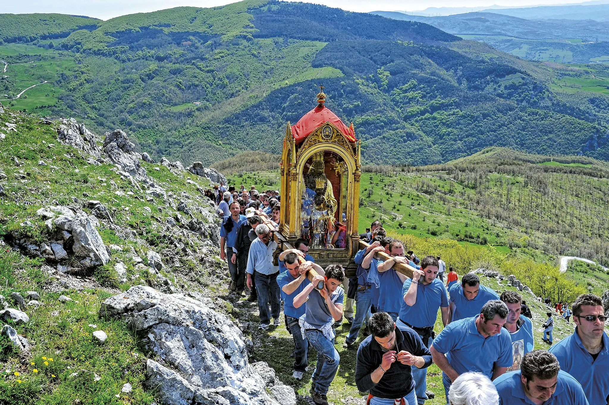 Photo showing: Salita della Madonna Nera sul Sacro Monte di Viggiano