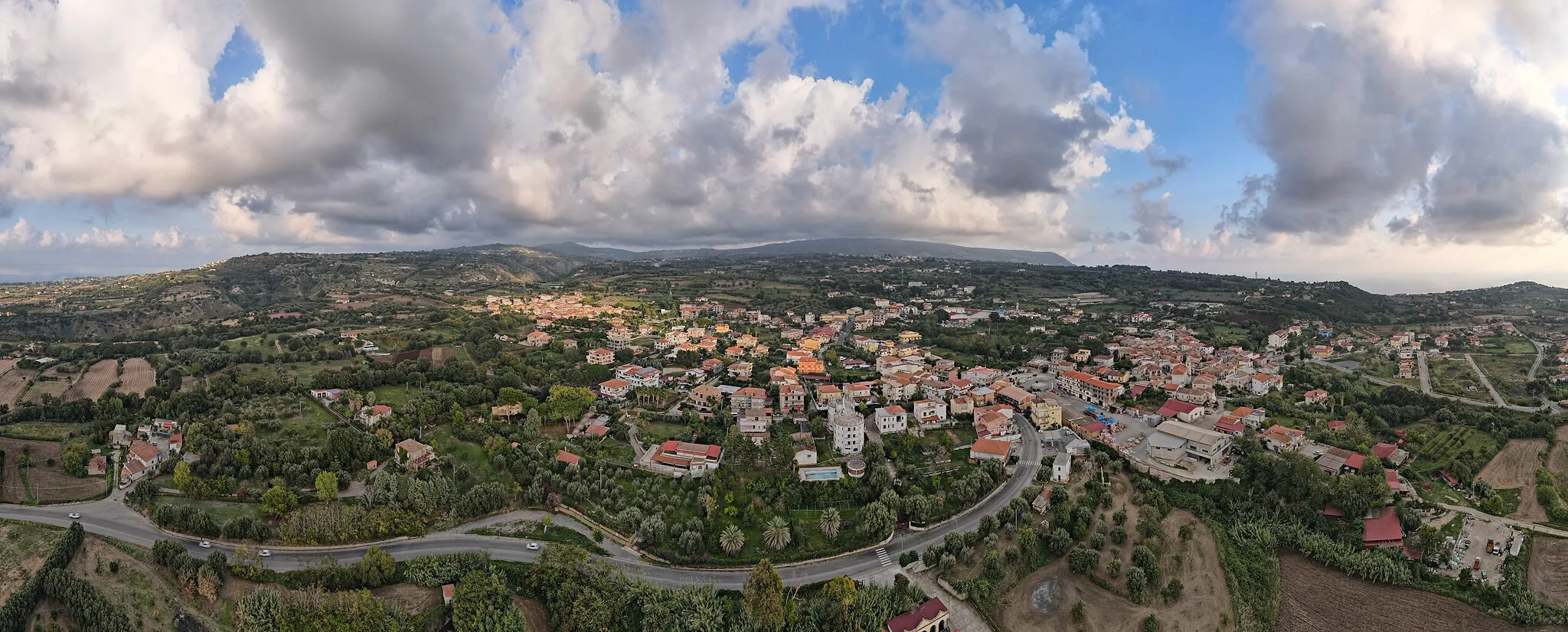 Photo showing: Veduta di Brivadi e San Nicolò