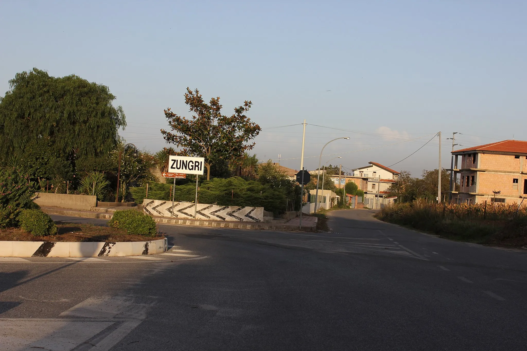 Photo showing: Entrada al pueblo de Zungri