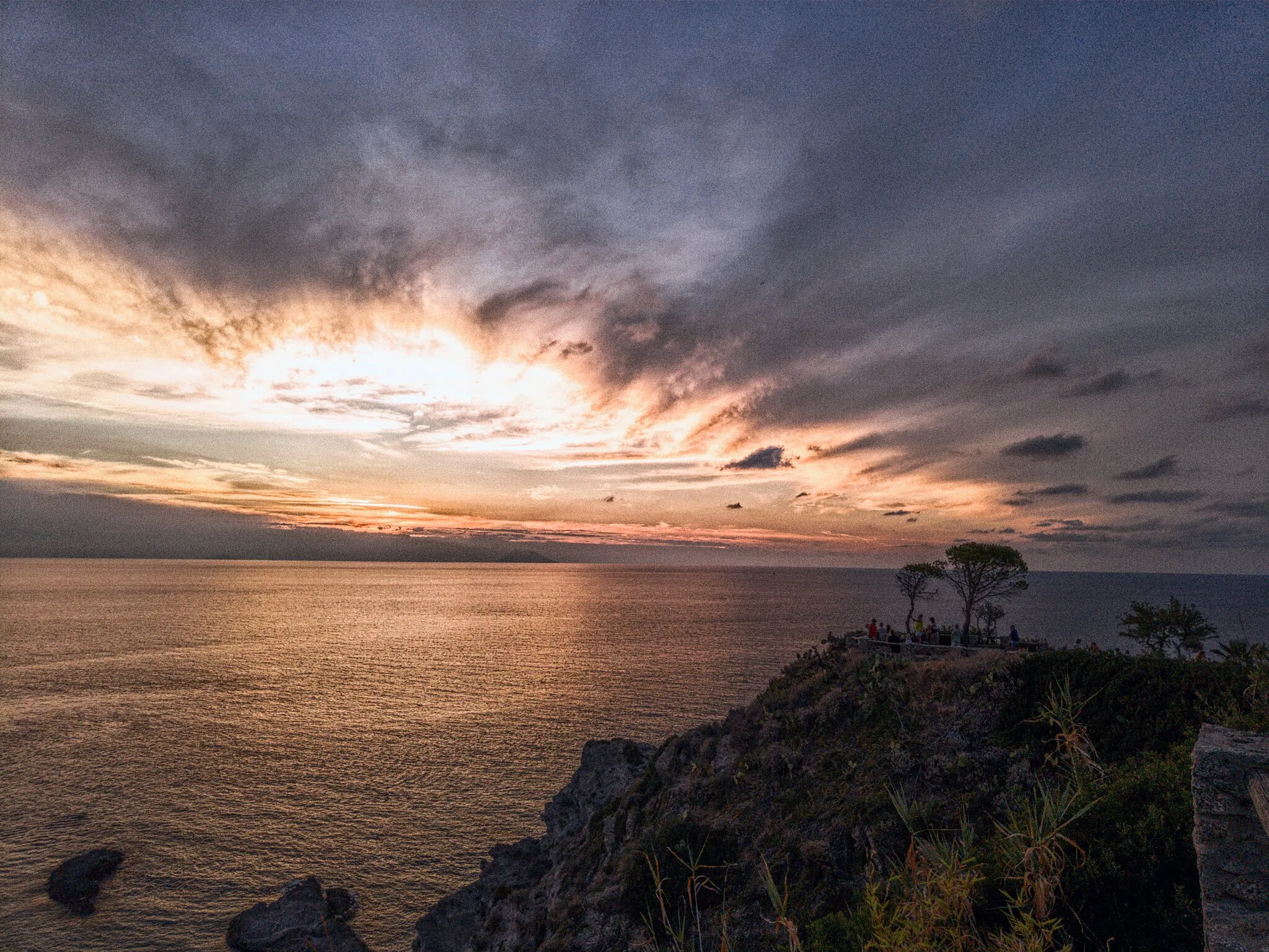 Photo showing: Sunset from Capo Vaticano viewpoint