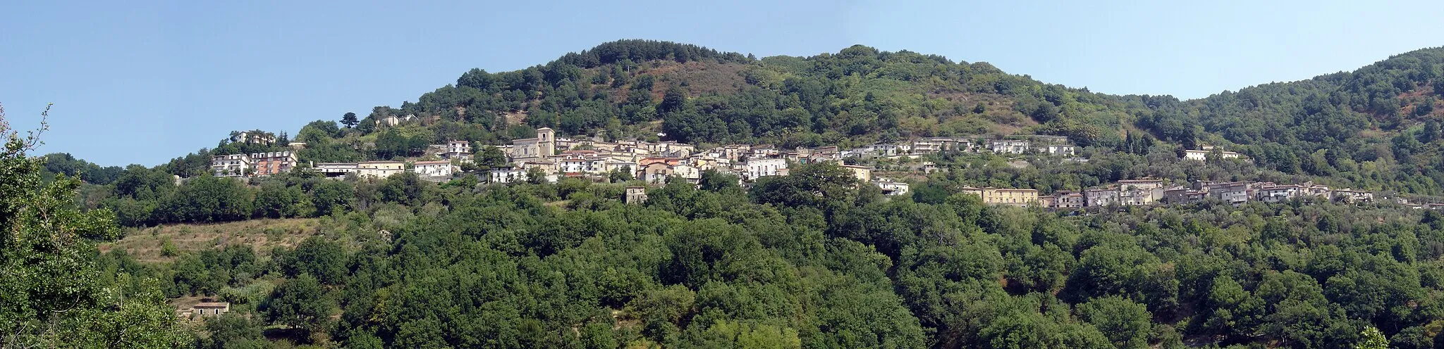 Photo showing: Vista di Scigliano dalla Super Strada Pedivigliano-Colosimi