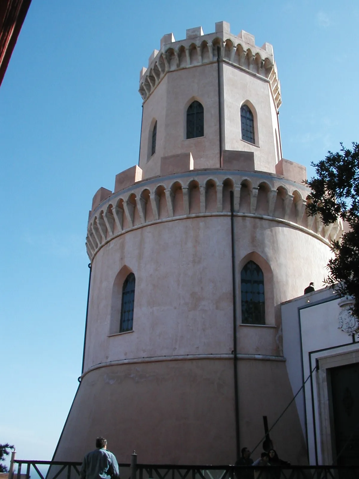 Photo showing: Corigliano Calabro - Torre del castello

Foto di Luigino C.