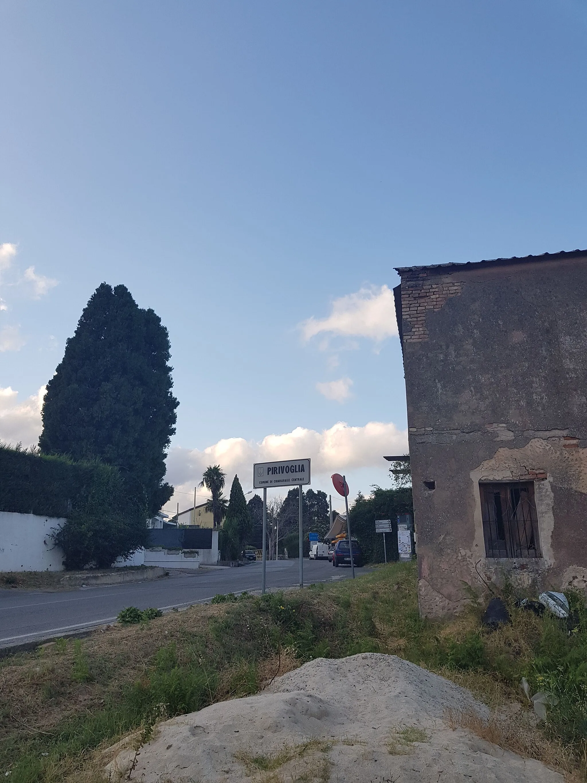 Photo showing: Ingresso nella frazione di Pirivoglia provenendo dalla Città di Chiaravalle Centrale a cui la frazione appartiene