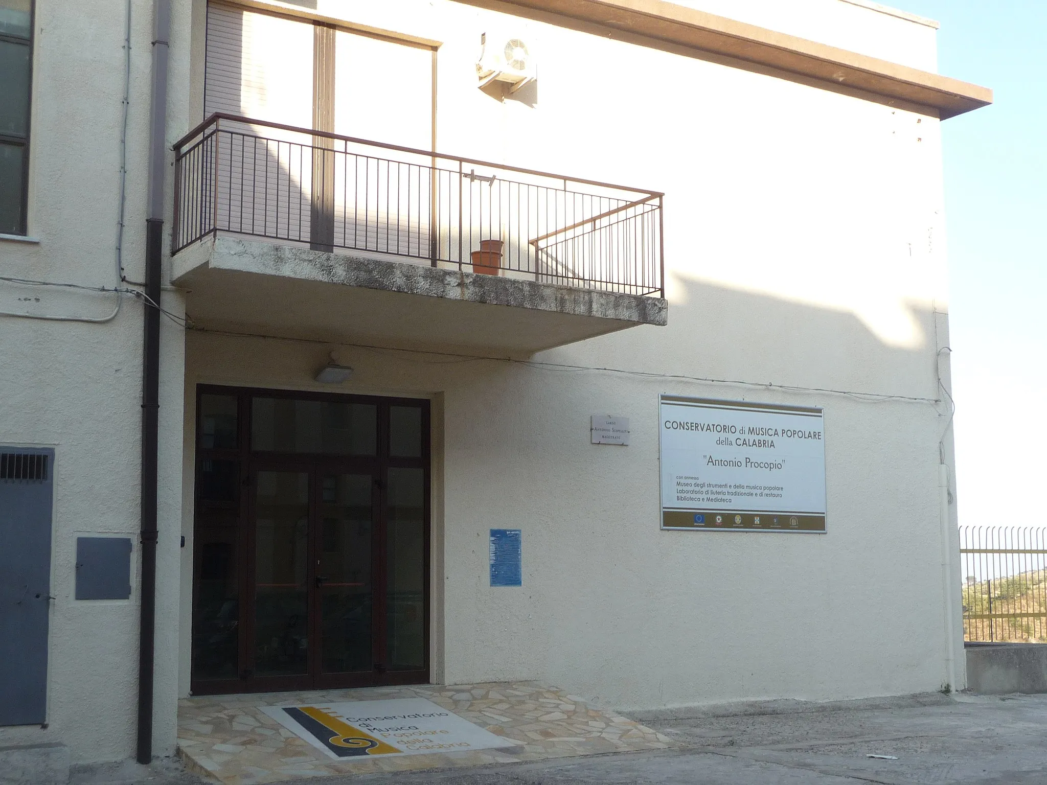 Photo showing: Museum of folk music of Calabria (Isca sullo Ionio - Italy)
