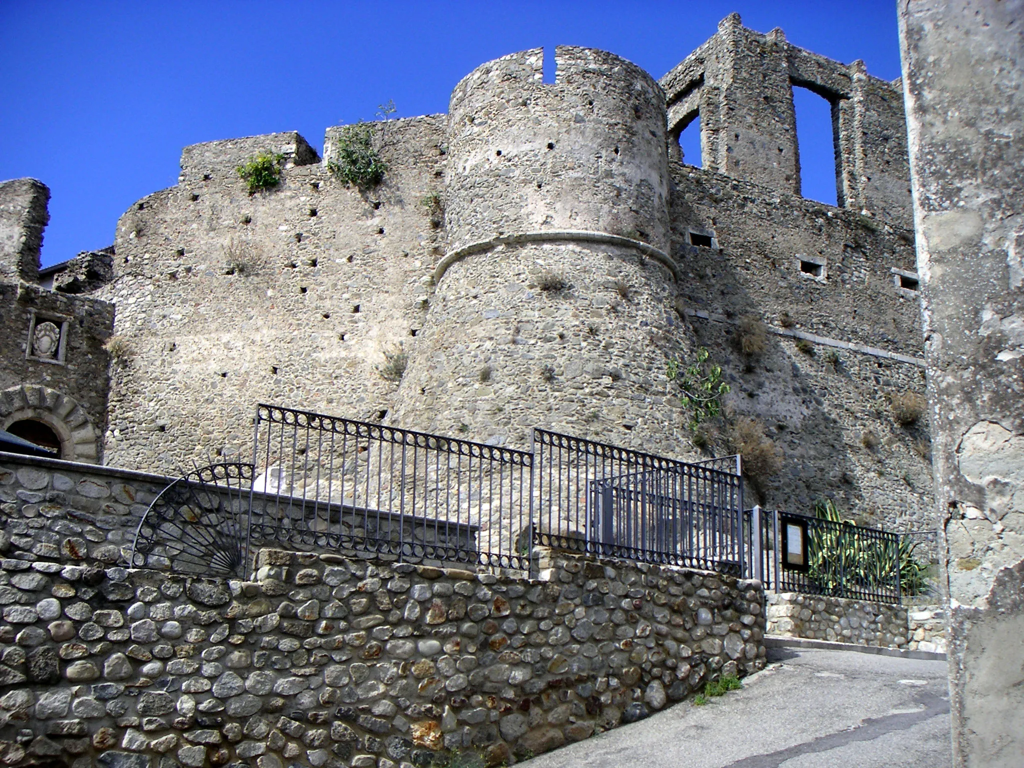 Photo showing: The Norman Castle of Sqillace (Italy)
