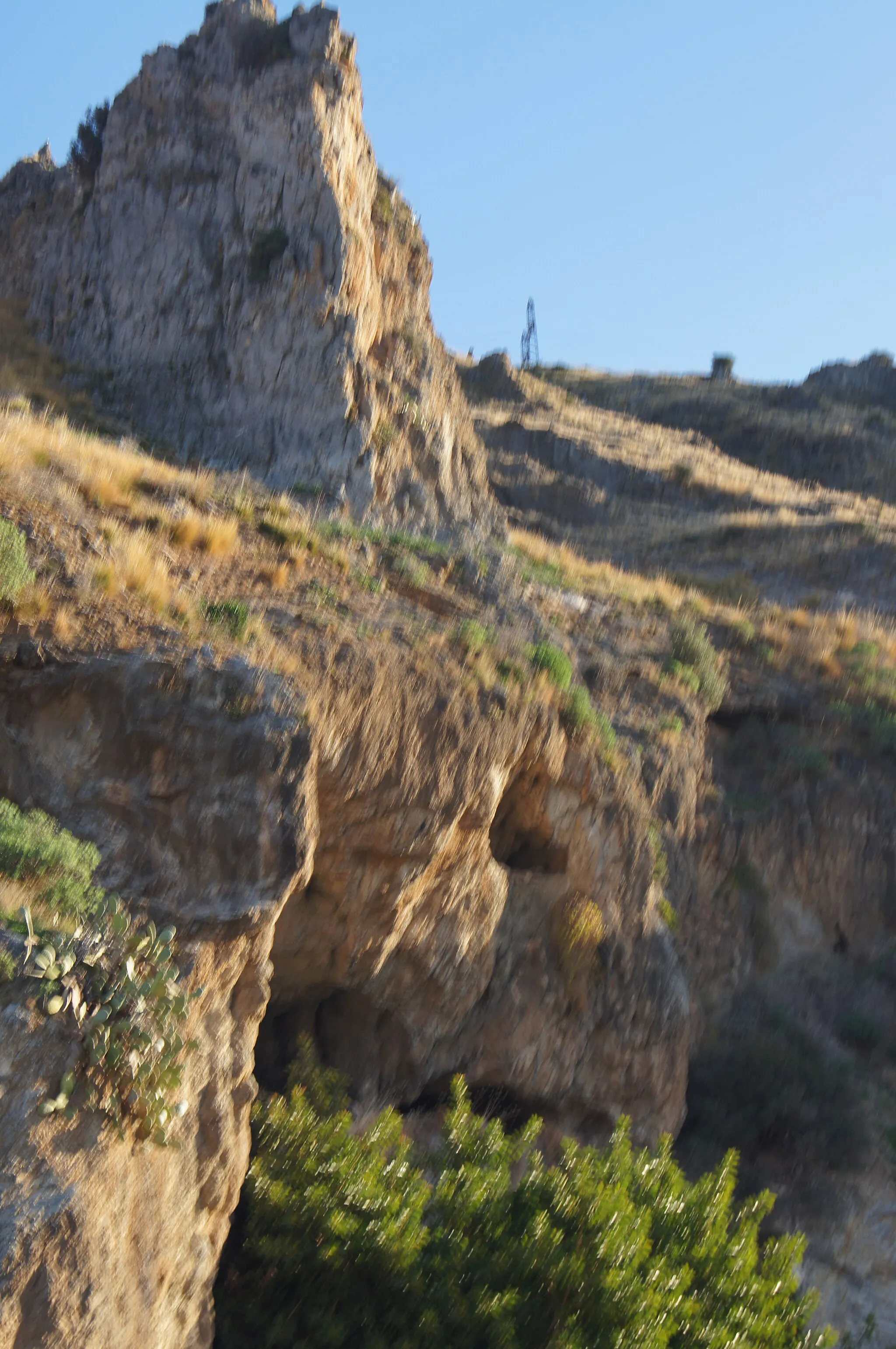 Photo showing: Grotta du Scuru a Coreca