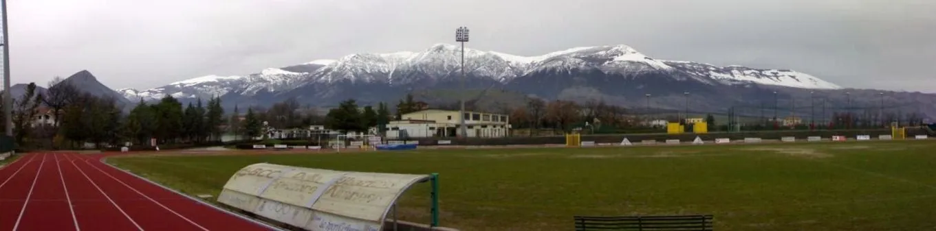 Photo showing: View of Pollino mountains from "Mimmo Rende" stadium in Castrovillari, Calabria, Italy