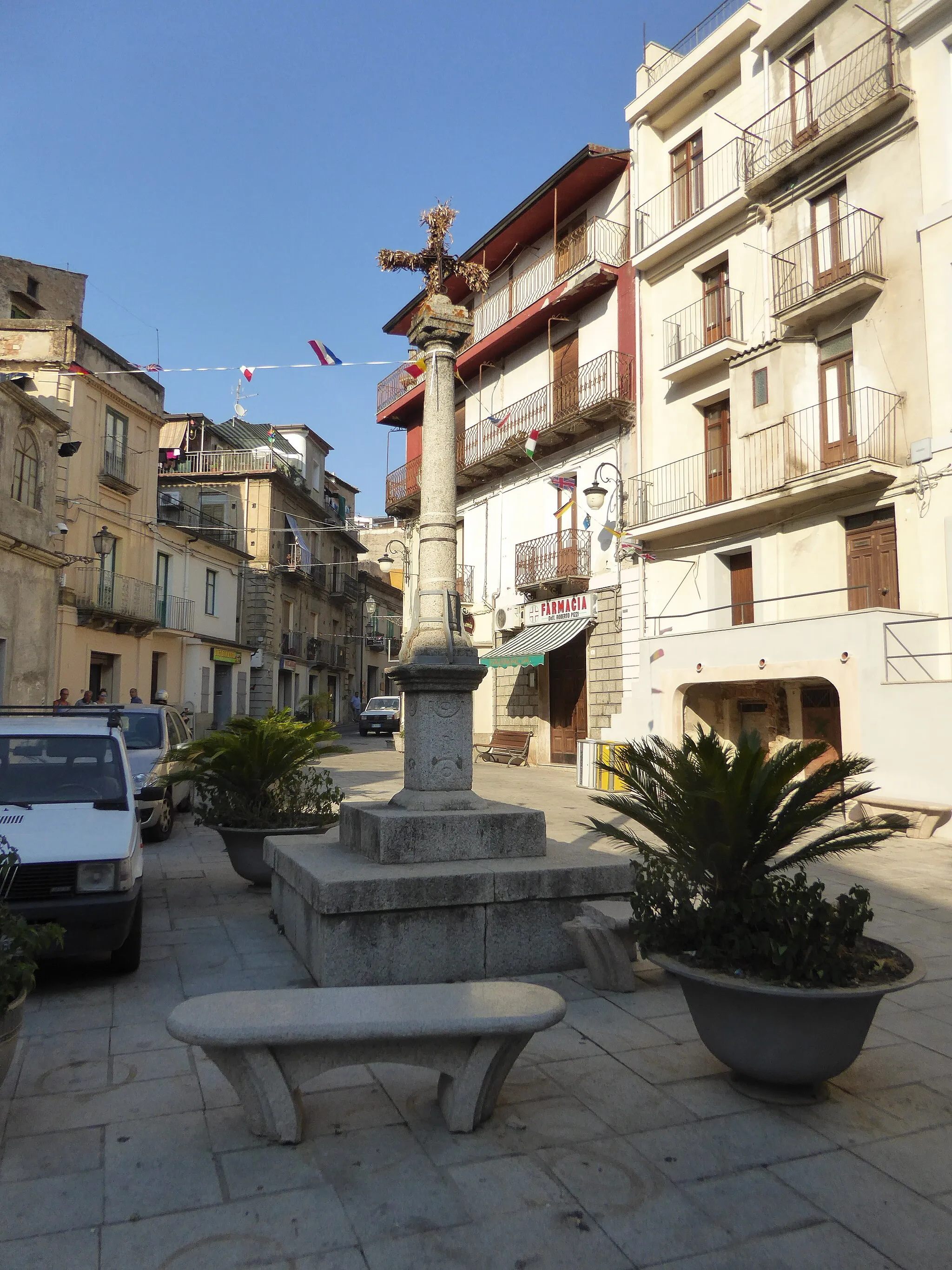 Photo showing: Colonna in granito di Piazza Immacolata del 1783 donata da Pietro Spedalierí  a Guardavalle in Calabria