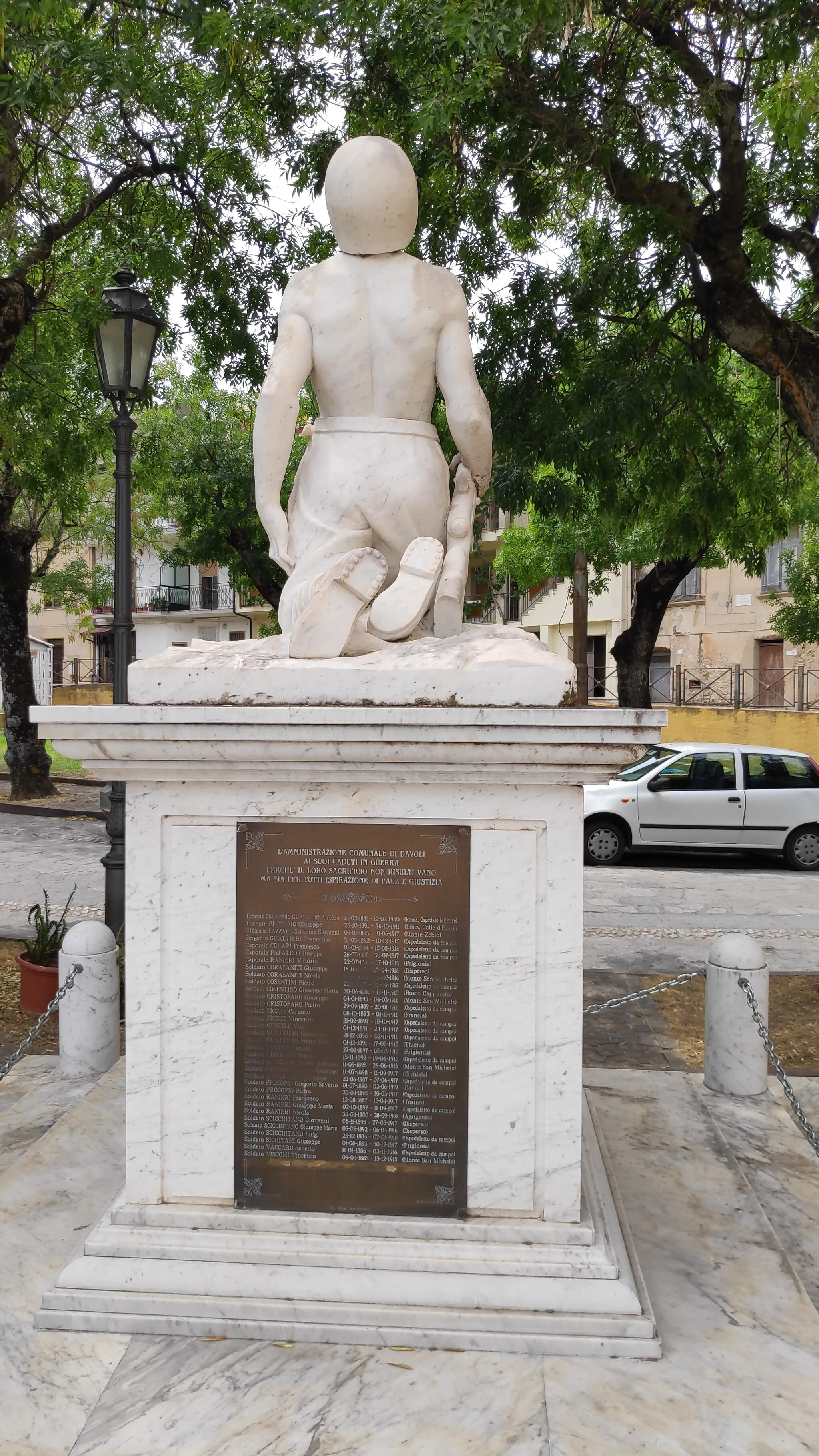 Photo showing: Monumento ai caduti di Davoli (agosto 2021)