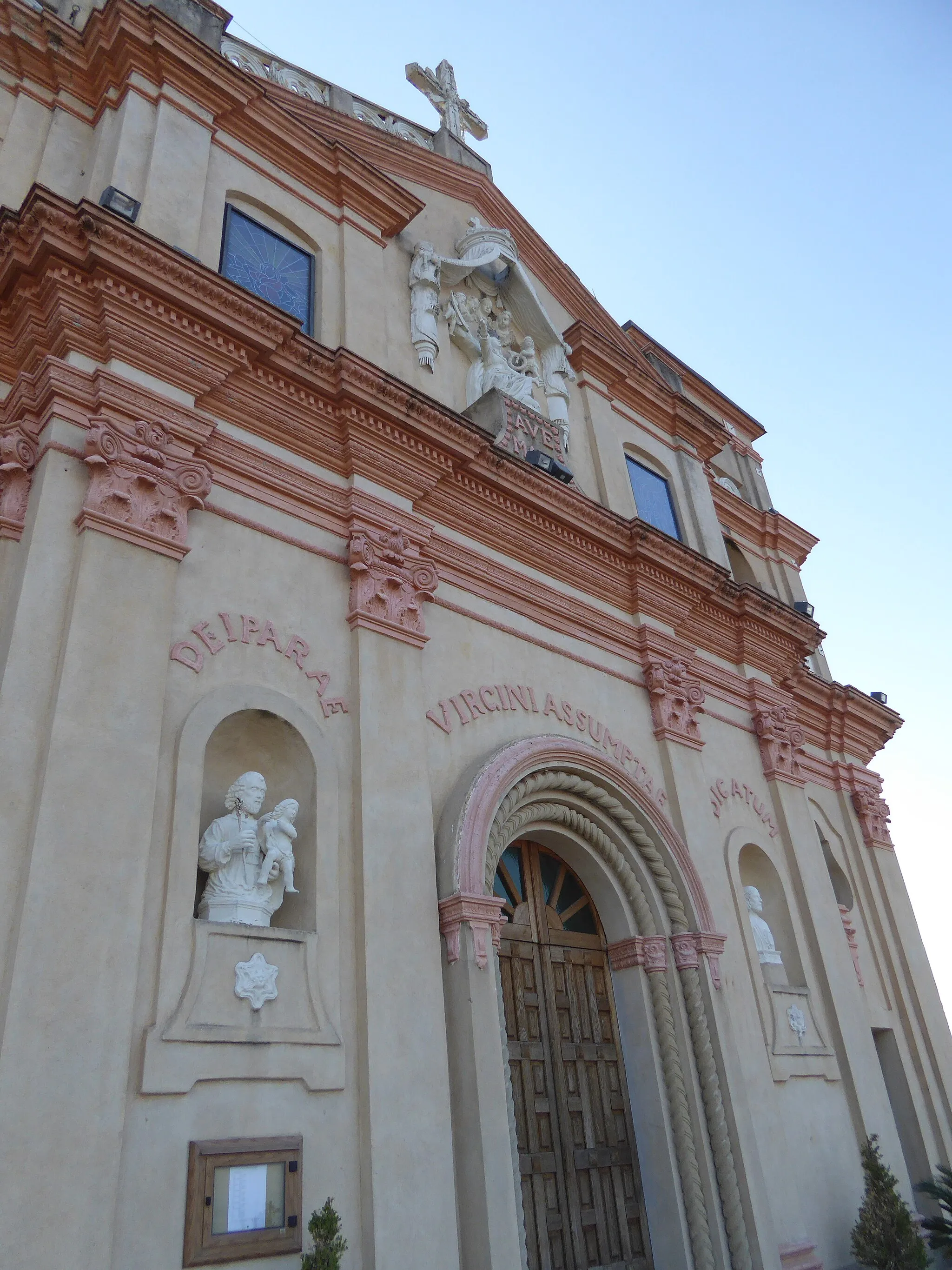 Photo showing: Chiesa Matrice Santa Maria di Altavilla a Satriano (agosto 2019)