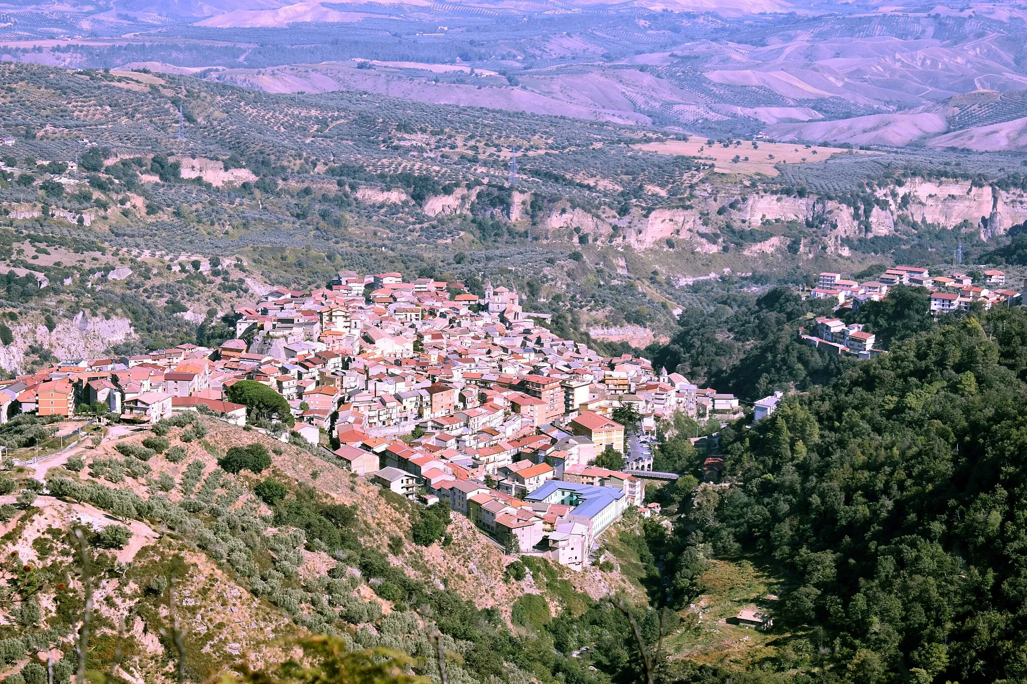 Photo showing: vista di mesoraca dal monte petrara