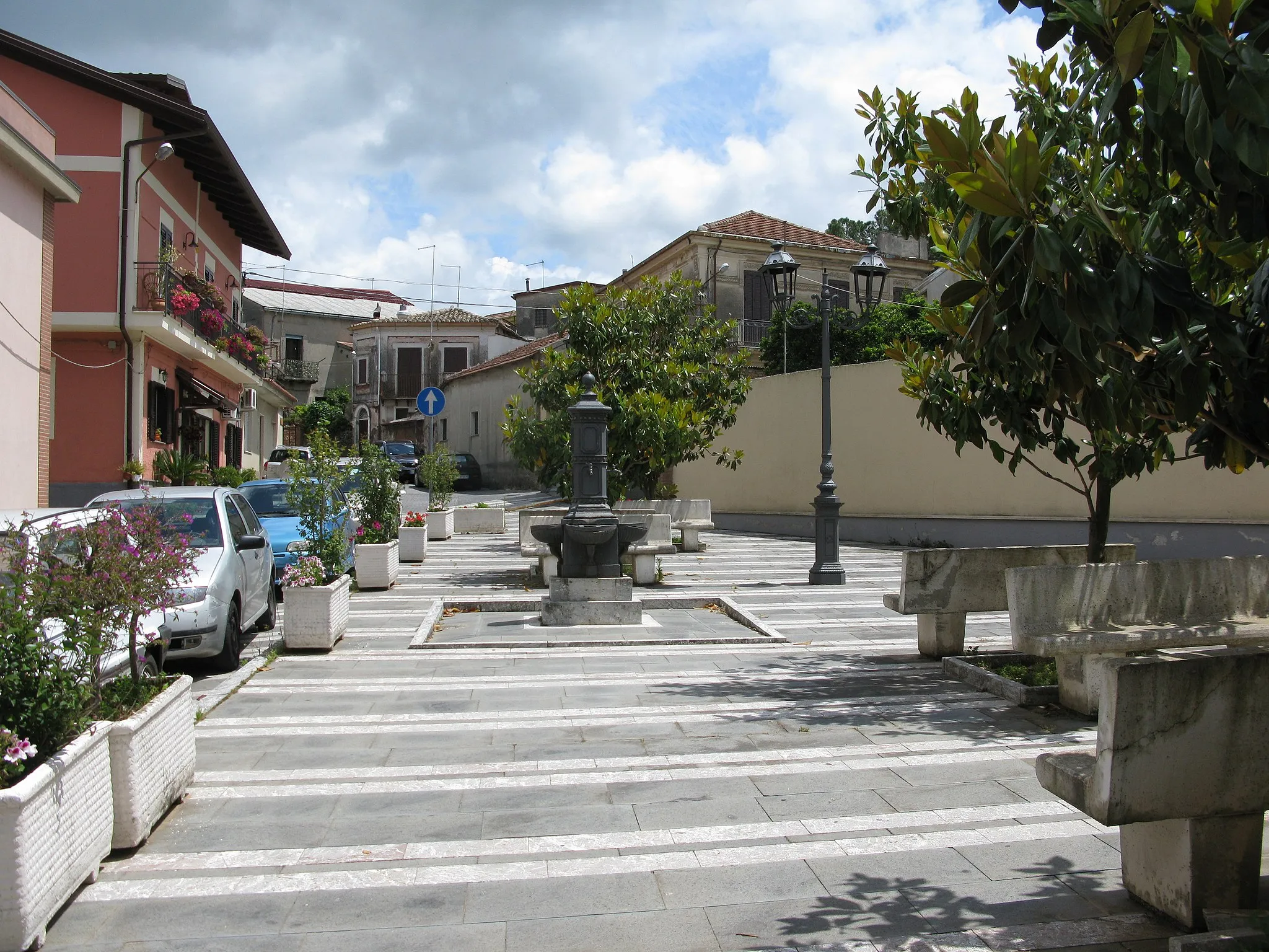 Photo showing: Piazza Caduti di Nassiriya