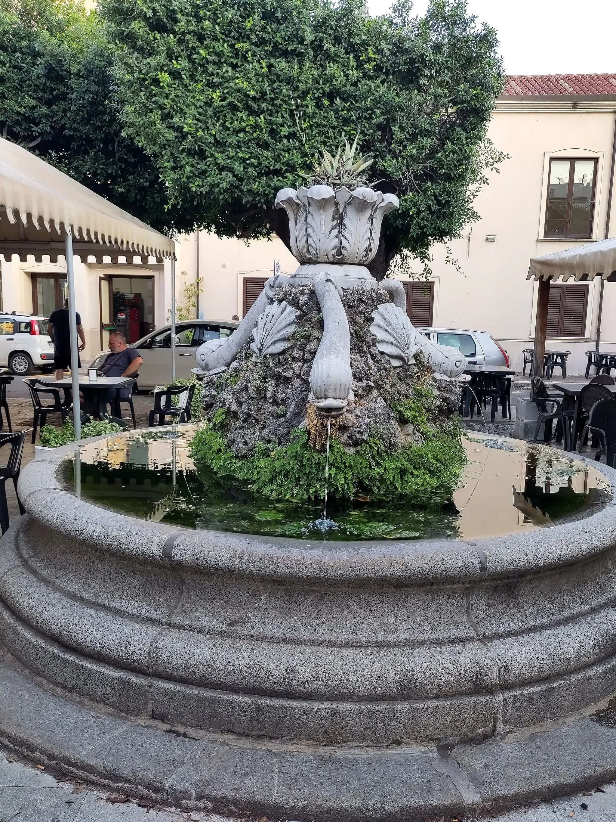 Photo showing: Fontana a Roccella Jonica