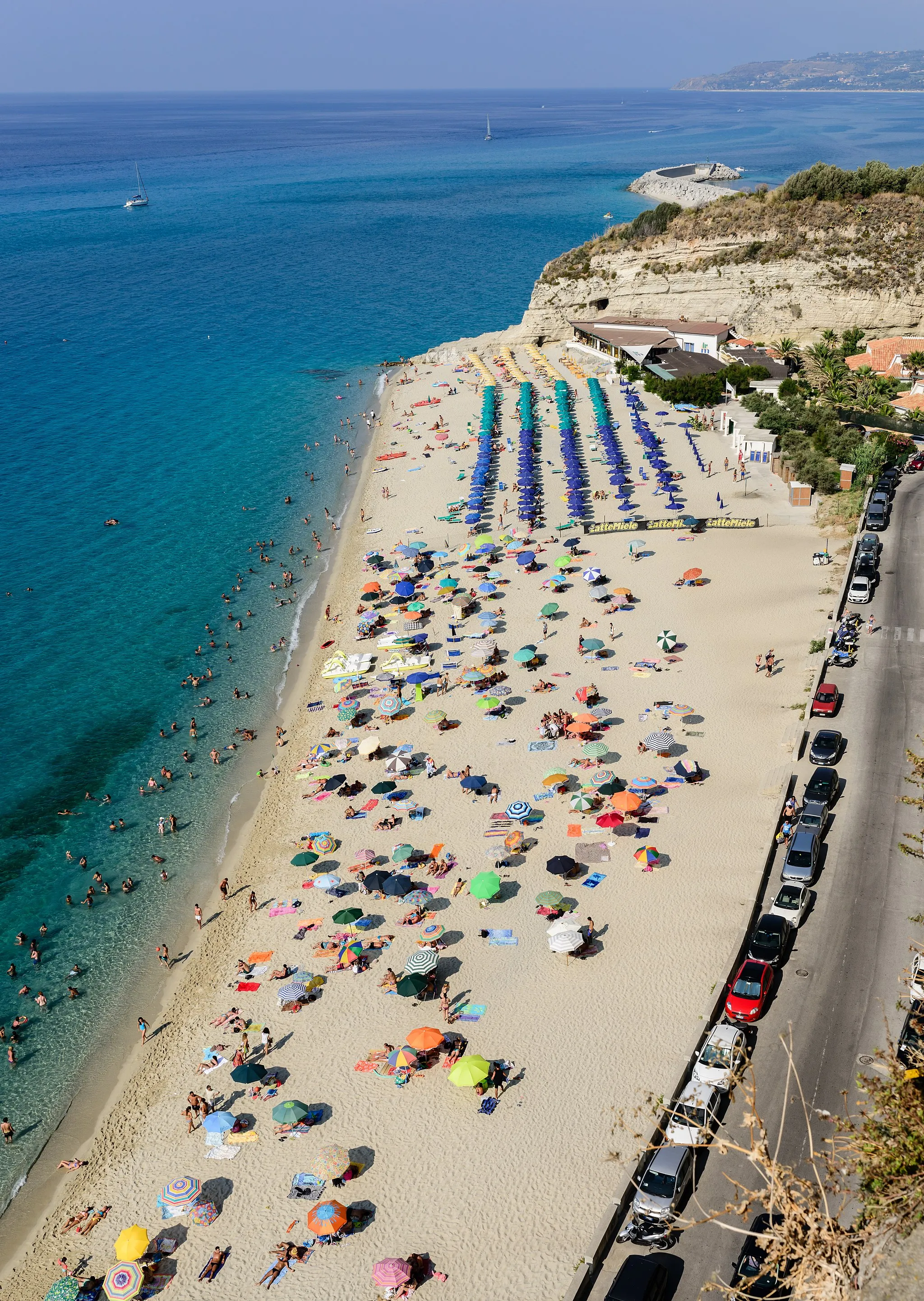 Photo showing: Tropea beach, Calabria, Italy.