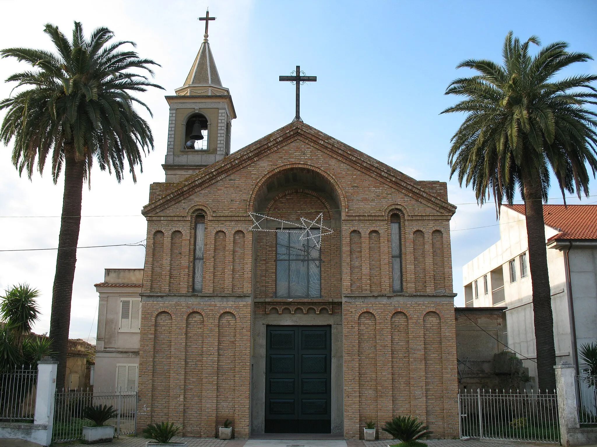 Photo showing: Terranova Sappo Minulio, chiesa del SS. Crocefisso