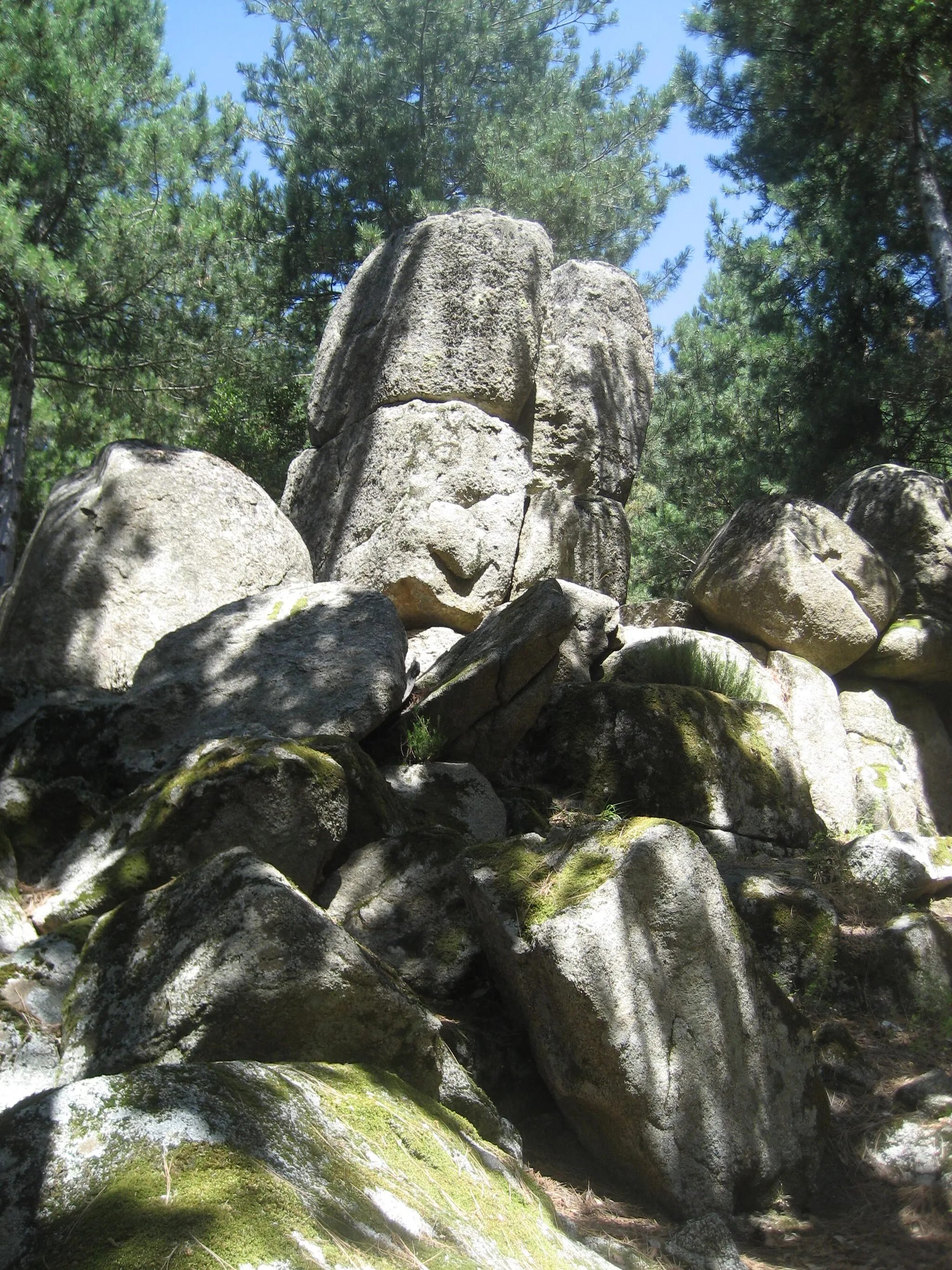 Photo showing: Pietre neolitiche geosito A