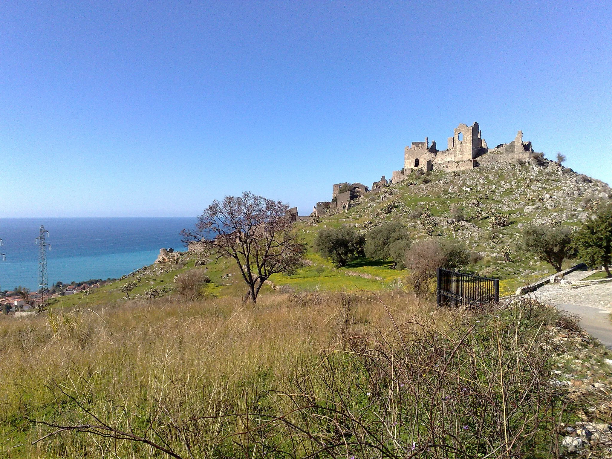 Photo showing: hill of ancien city of Cirellae, Diamante, Calabria, Italy