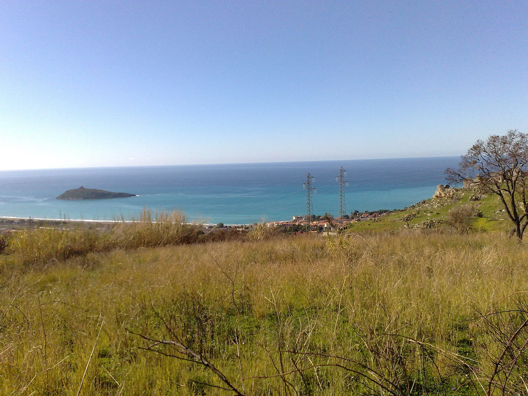 Photo showing: landscape of island of Cirella from NE. Diamante, Calabria, Italy.