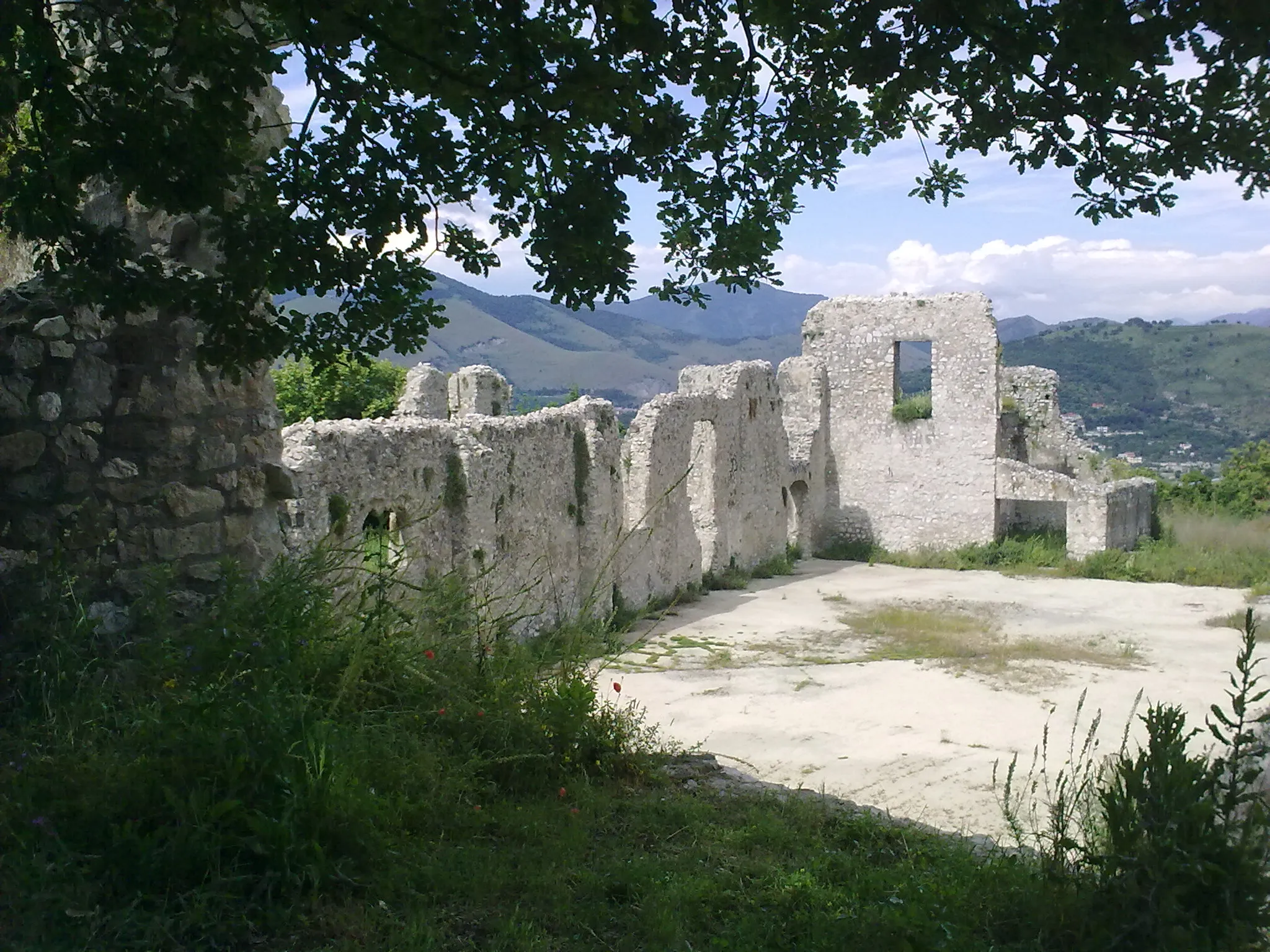 Photo showing: Ruderi del Castello del Parco di Nocera Inferiore