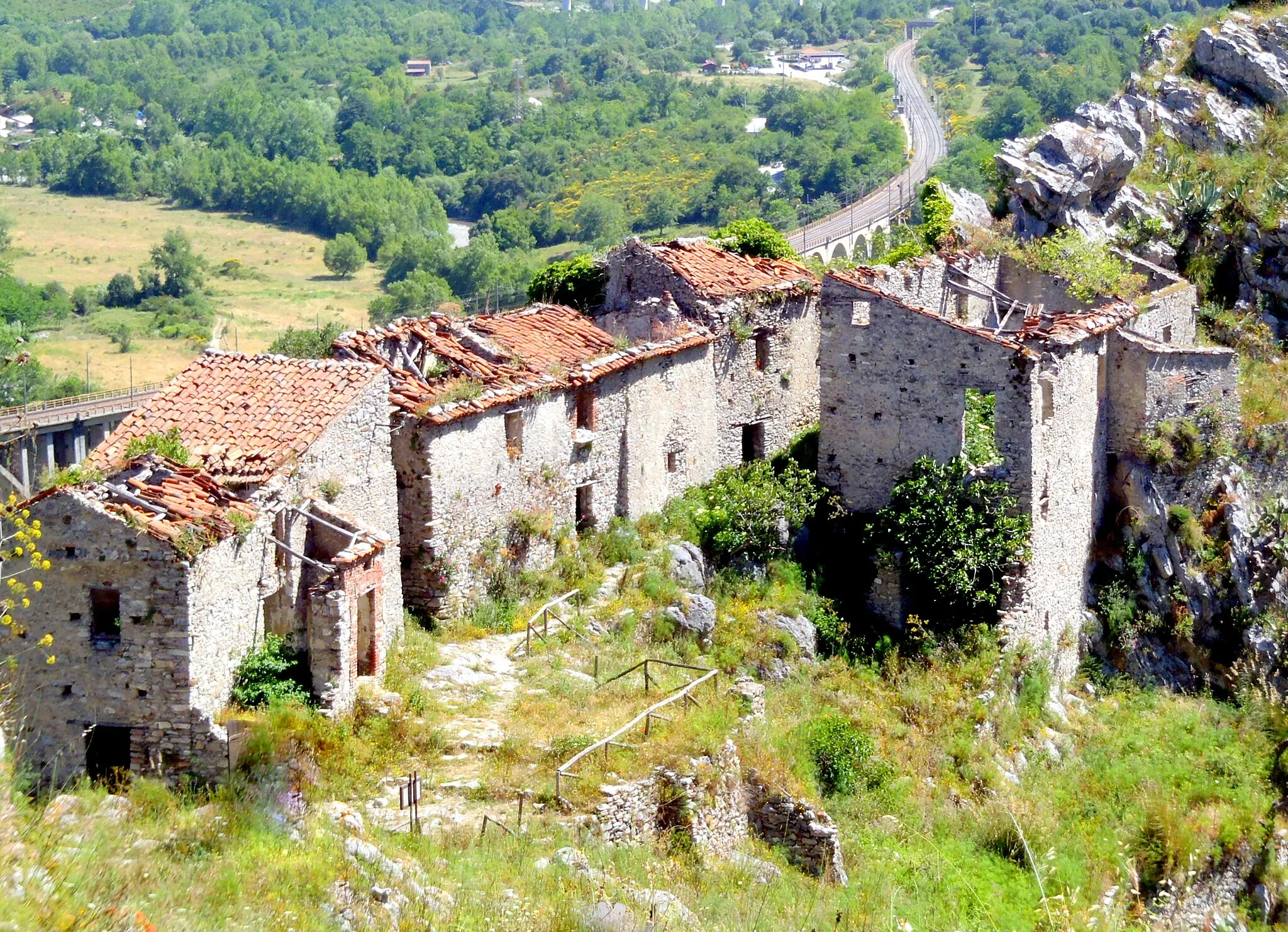 Photo showing: Medieval village of San Severino, hamlet of Centola, located in the Province of Salerno, Campania.