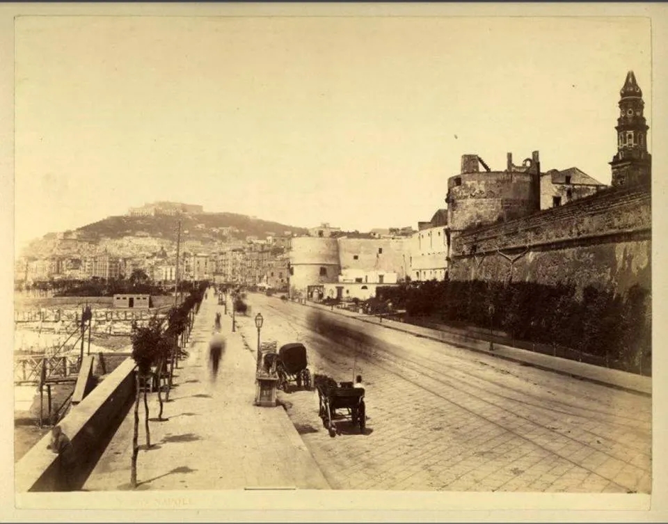 Photo showing: Napoli, via Marina con Castello del Carmine. Autore sconosciuto.