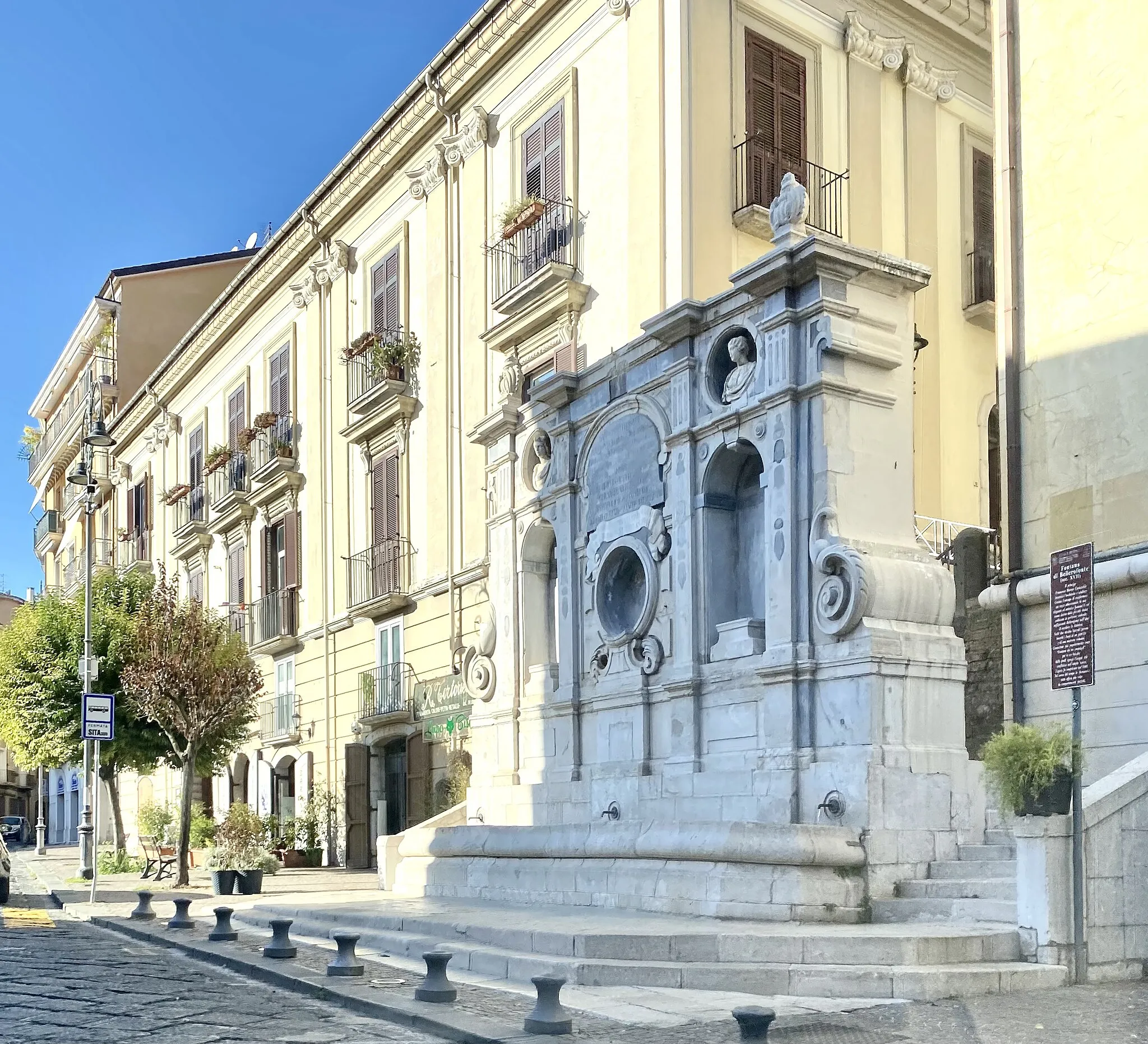 Photo showing: Fontana di Bellerofonte Avellino