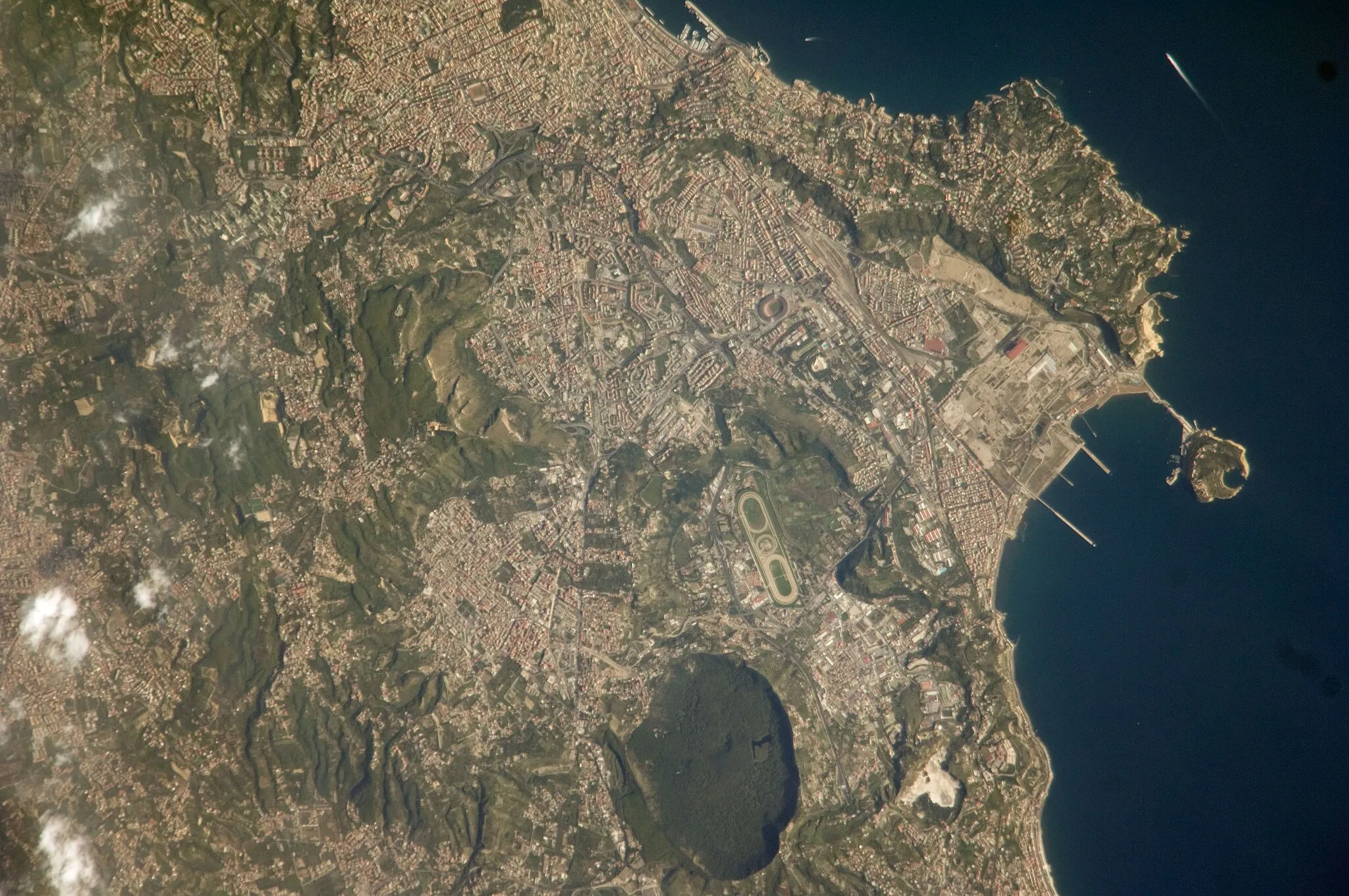 Photo showing: View of Italy taken during ISS Expedition 17.