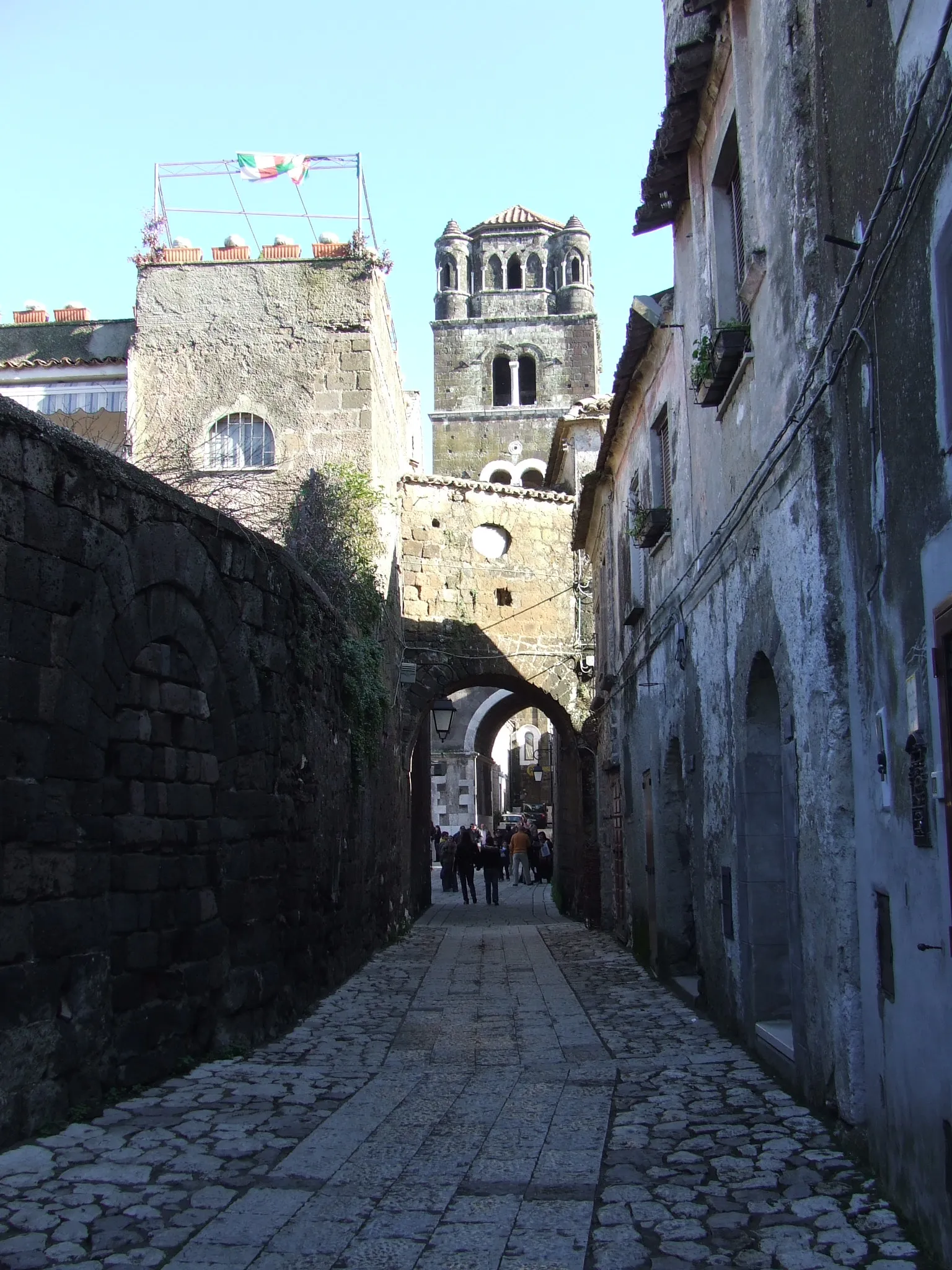 Photo showing: w:Casertavecchia, frazione di w:Caserta - Vista del campanile del Duomo di San Michele