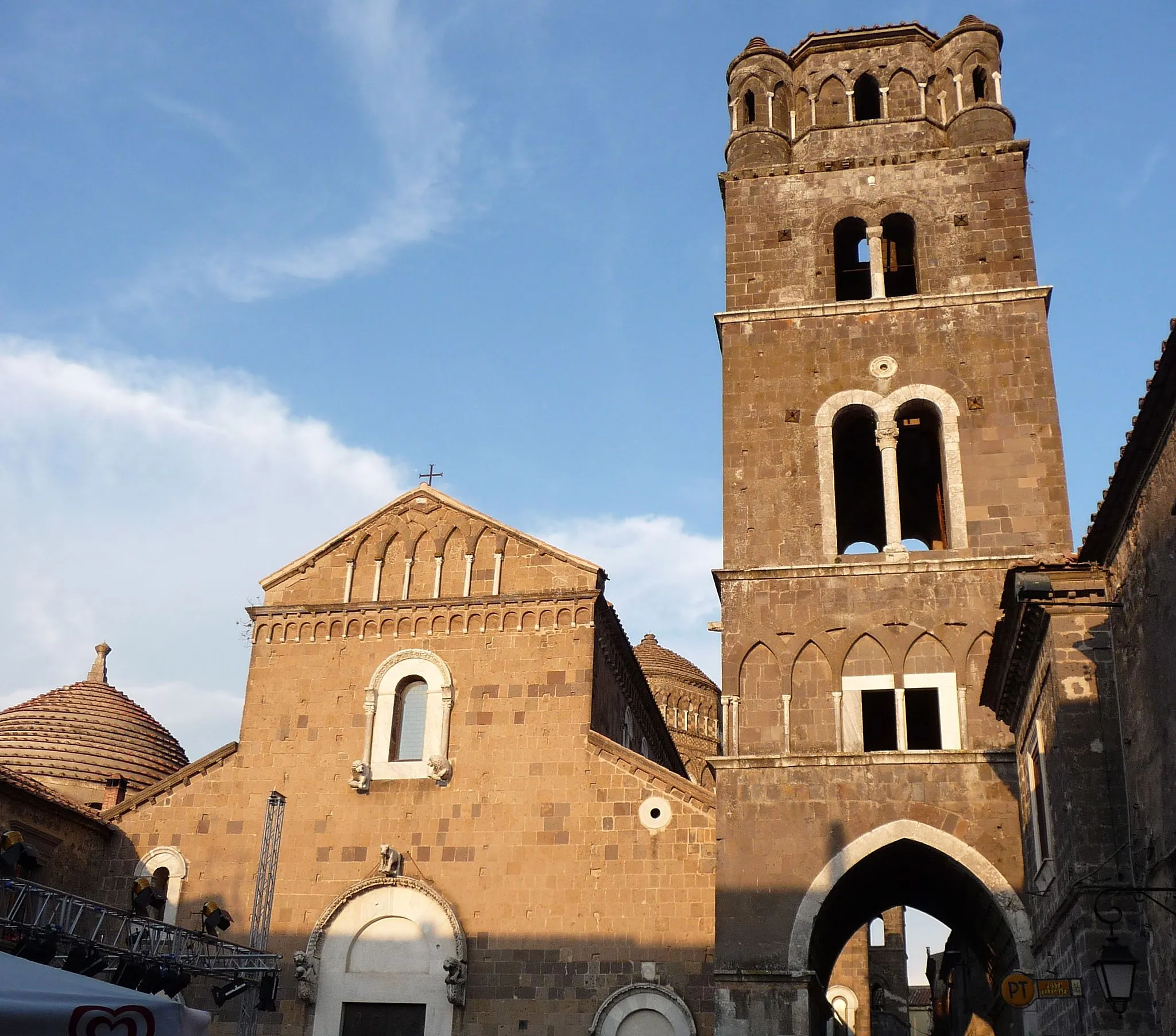 Photo showing: Cathedral of San Michele Arcangelo in Casertavecchia, province of Caserta.