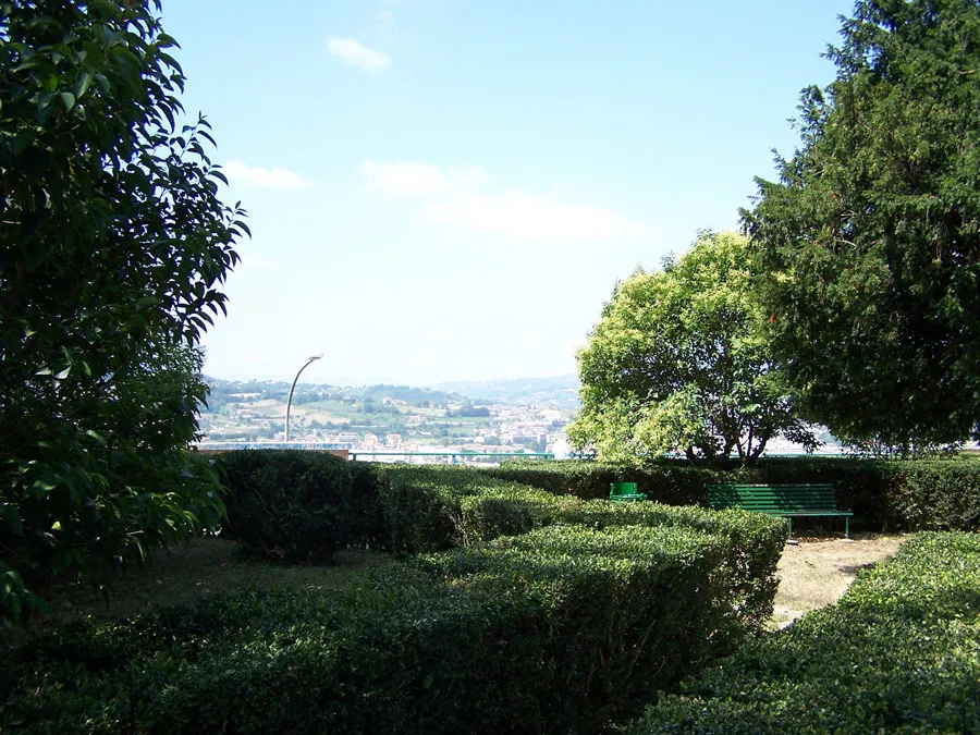 Photo showing: I giardini Pepicelli in cima al Viale degli Atlantici, a Benevento