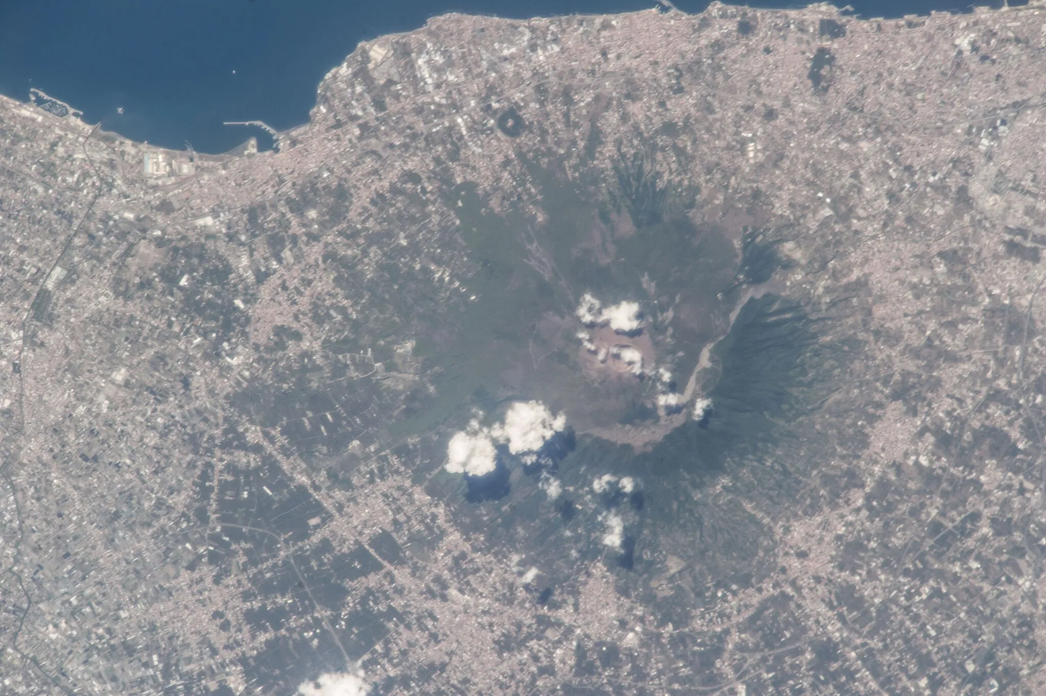 Photo showing: View of Italy taken during ISS Expedition 36.