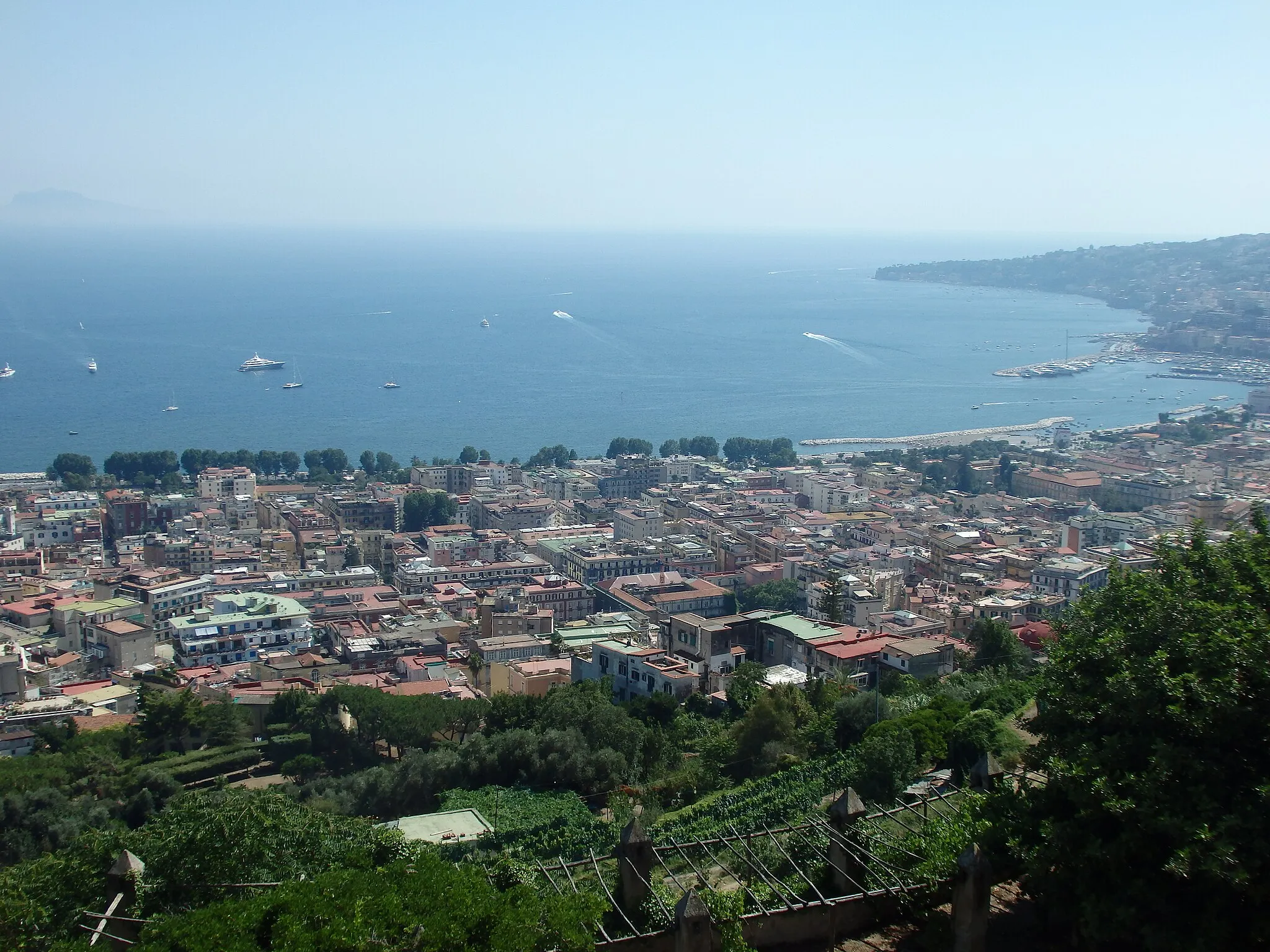 Photo showing: Viste dal Vomero, Napoli.