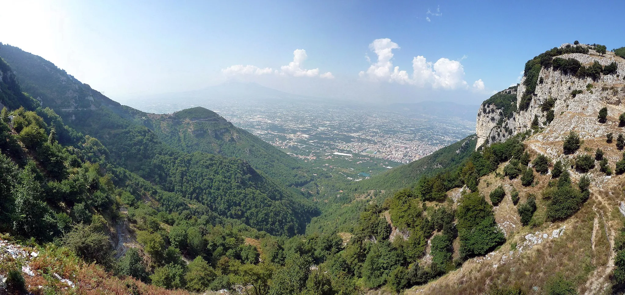 Photo showing: Monte di Chiunzi pass