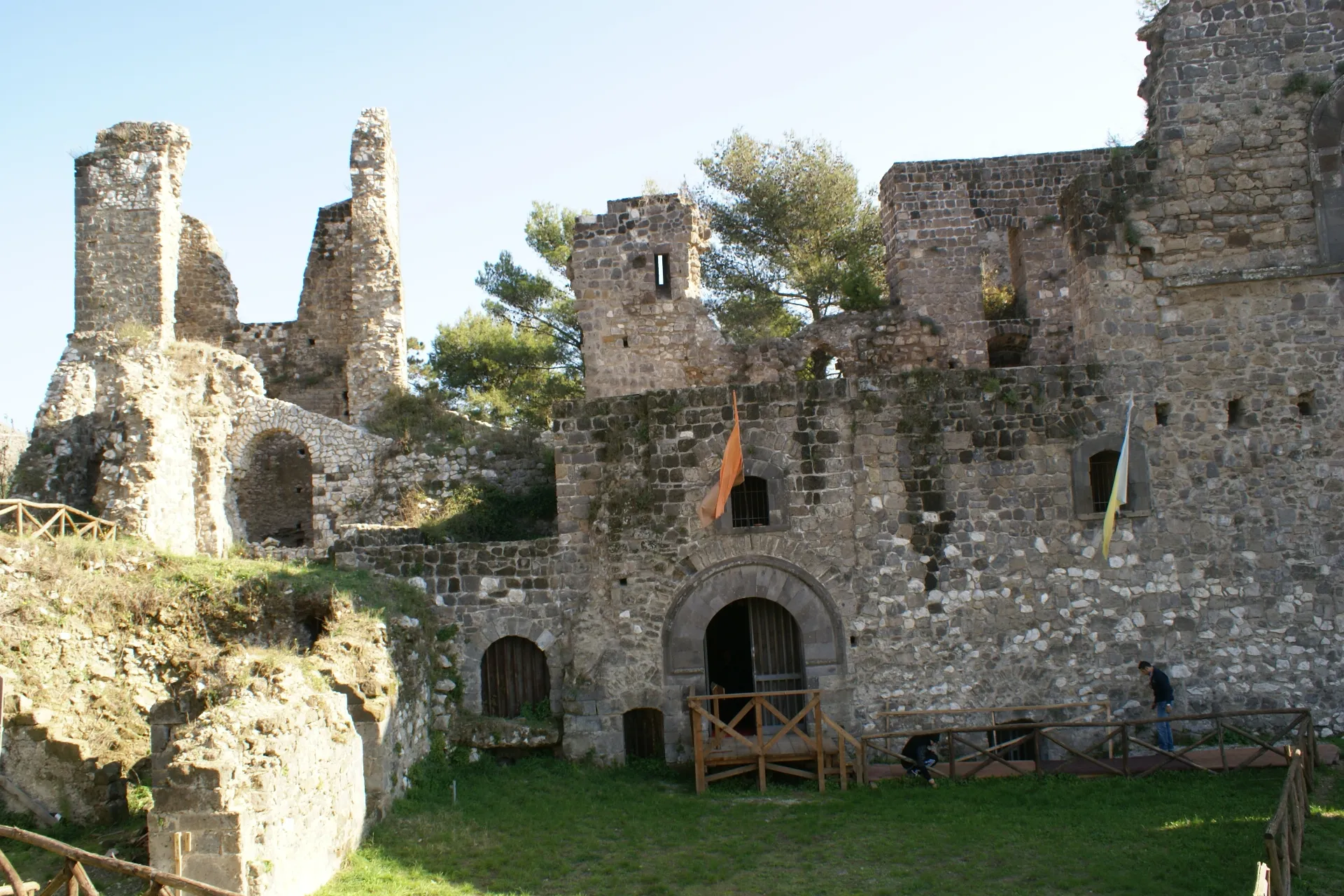 Photo showing: Casertavecchia, castello, palazzo e torre settentrionale