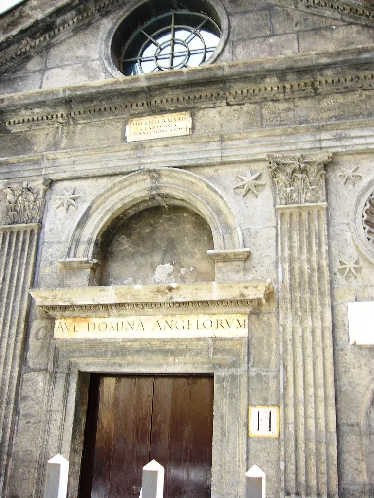Photo showing: Particular of Santa Maria della Stella alle Paparelle's facade
