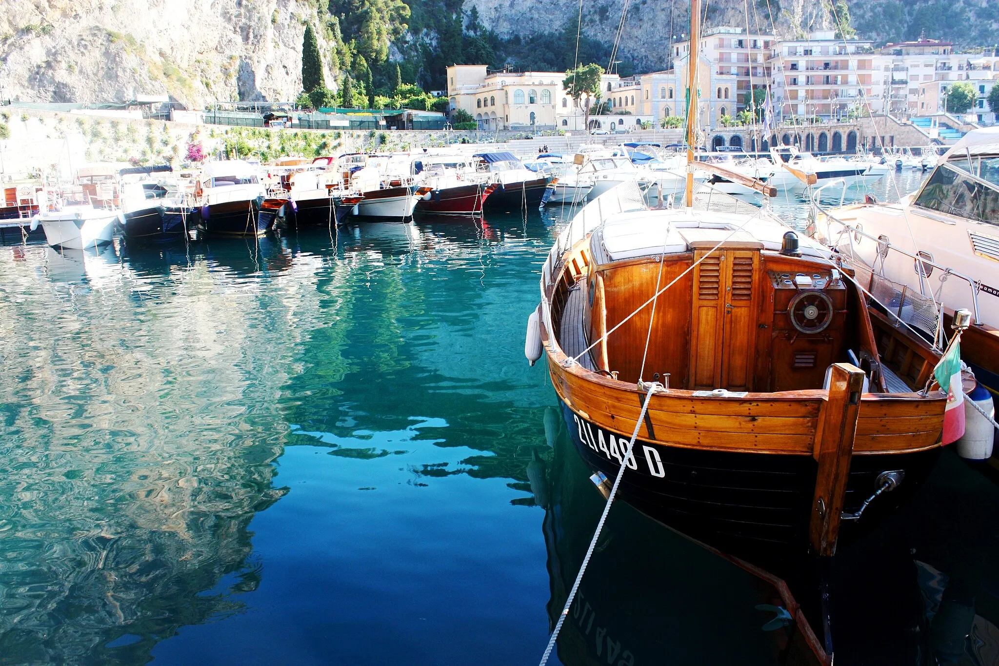 Photo showing: Maiori, boats