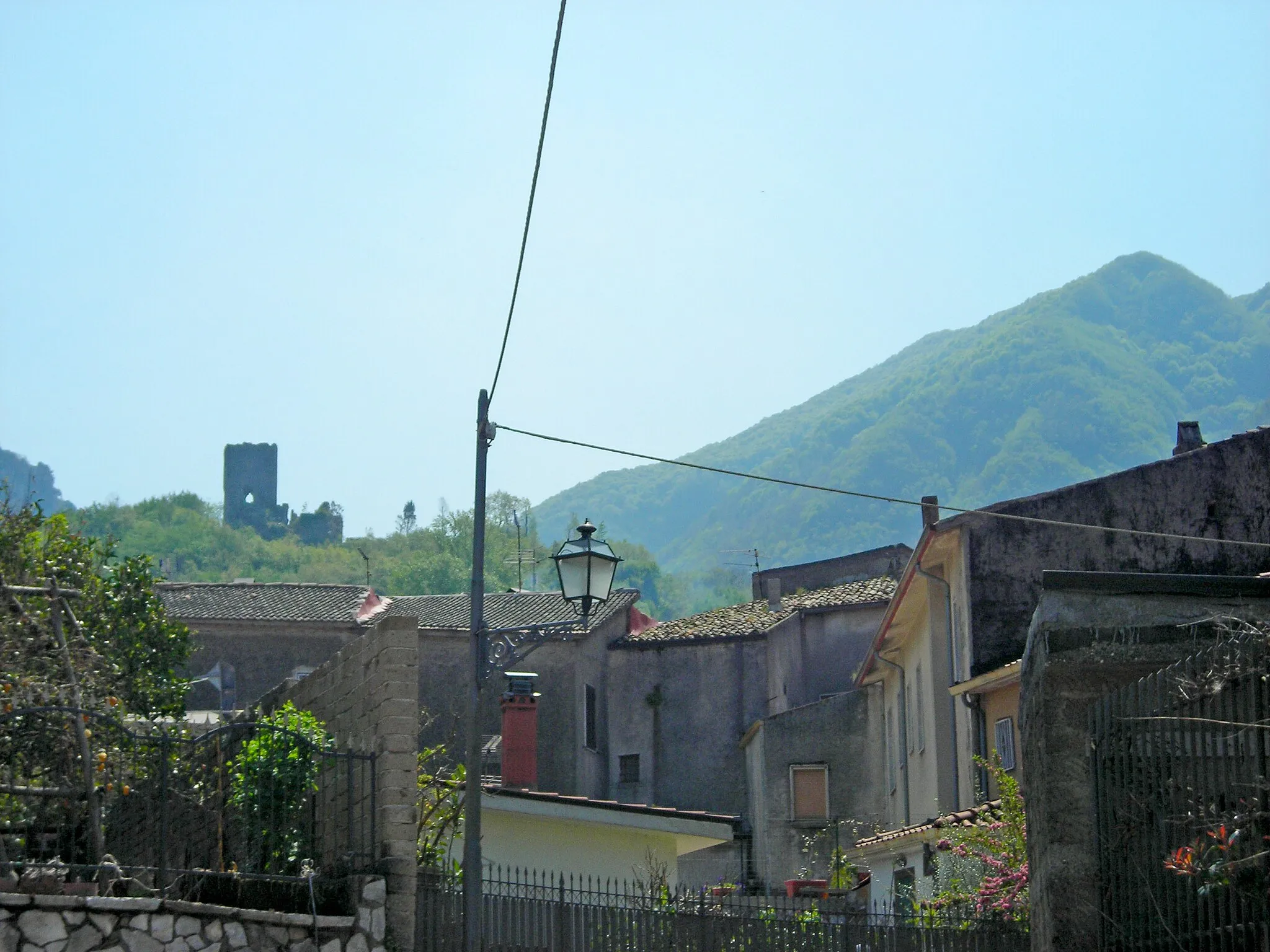 Photo showing: Cervinara (AV). Scorcio della frazione Castello
