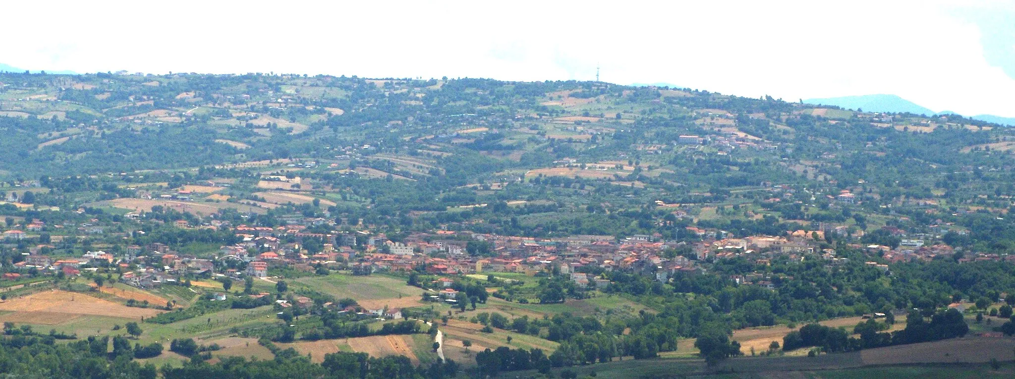 Photo showing: Grottaminarda, view from Ariano Irpino countryside.