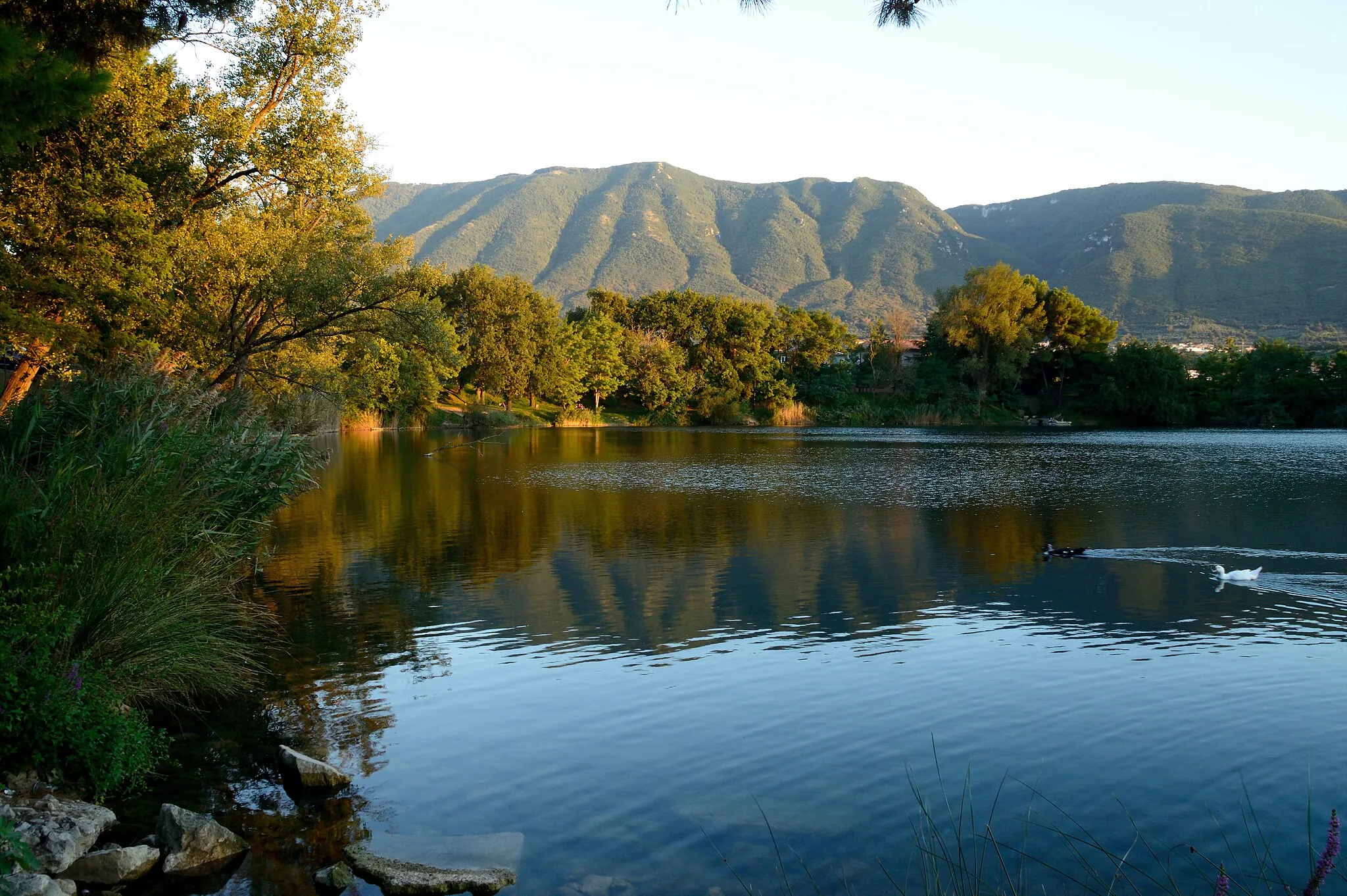 Photo showing: Il lago di Telese Terme (BN)