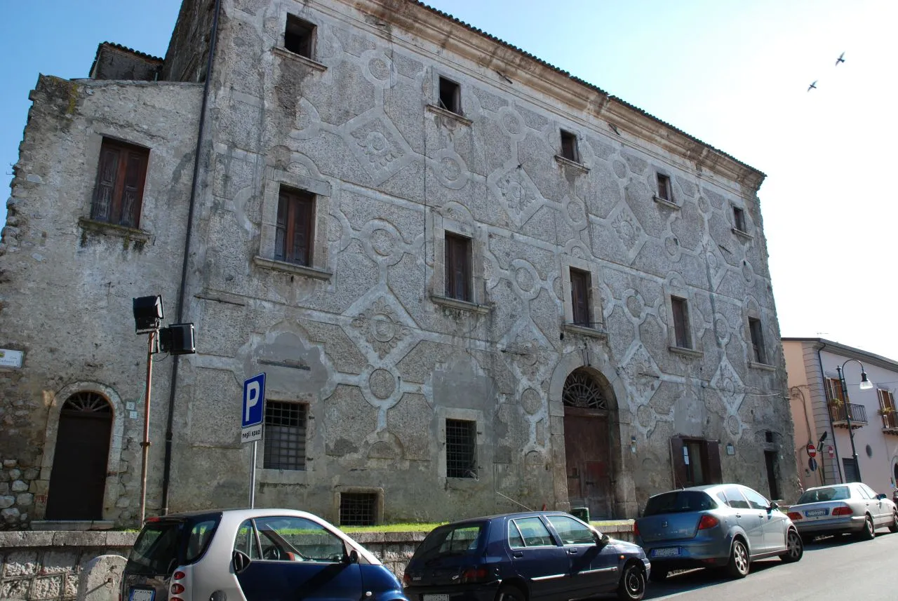 Photo showing: Facade of the Ducal Palace in Solopaca, Italy, built by Giovanni Antonio Ceva Grimaldi, 3rd Duke of Telese, between 1672 and 1682