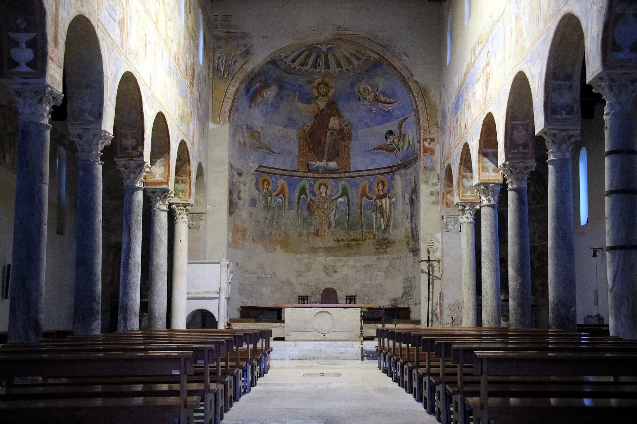 Photo showing: Abbazia di Sant'Angelo in Formis, interno