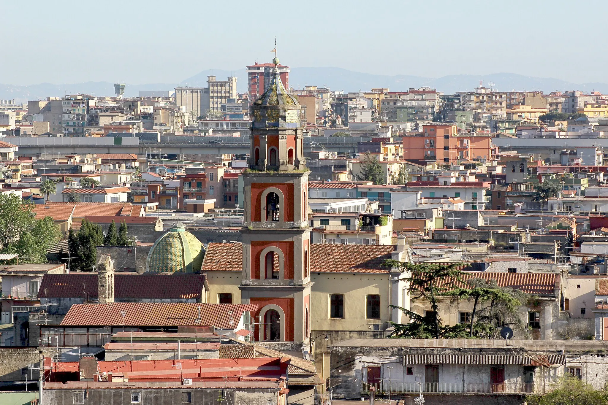 Photo showing: Una veduta della città di Arzano nel 2016